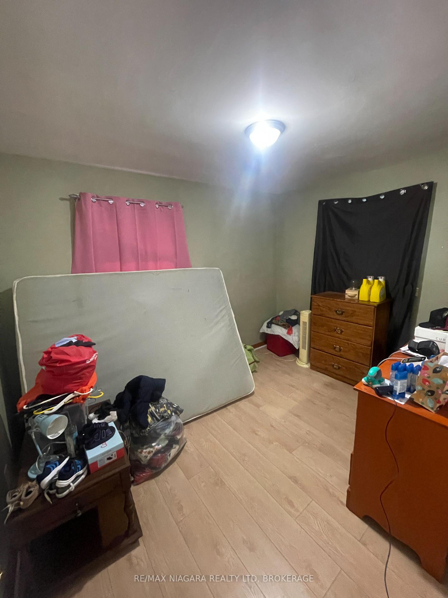 Photo 14 of 45 Powerview Avenue, St. Catharines, Western Hill — HOMEH