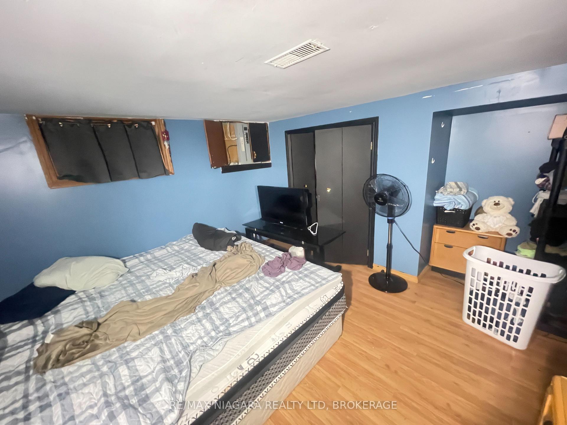 Photo 15 of 45 Powerview Avenue, St. Catharines, Western Hill — HOMEH