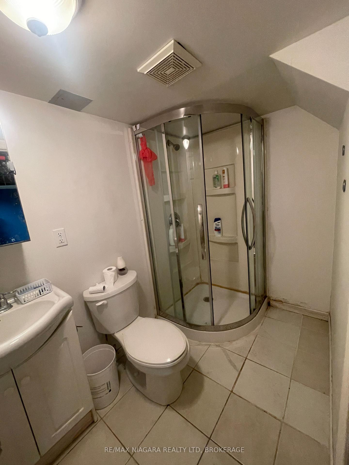 Photo 17 of 45 Powerview Avenue, St. Catharines, Western Hill — HOMEH