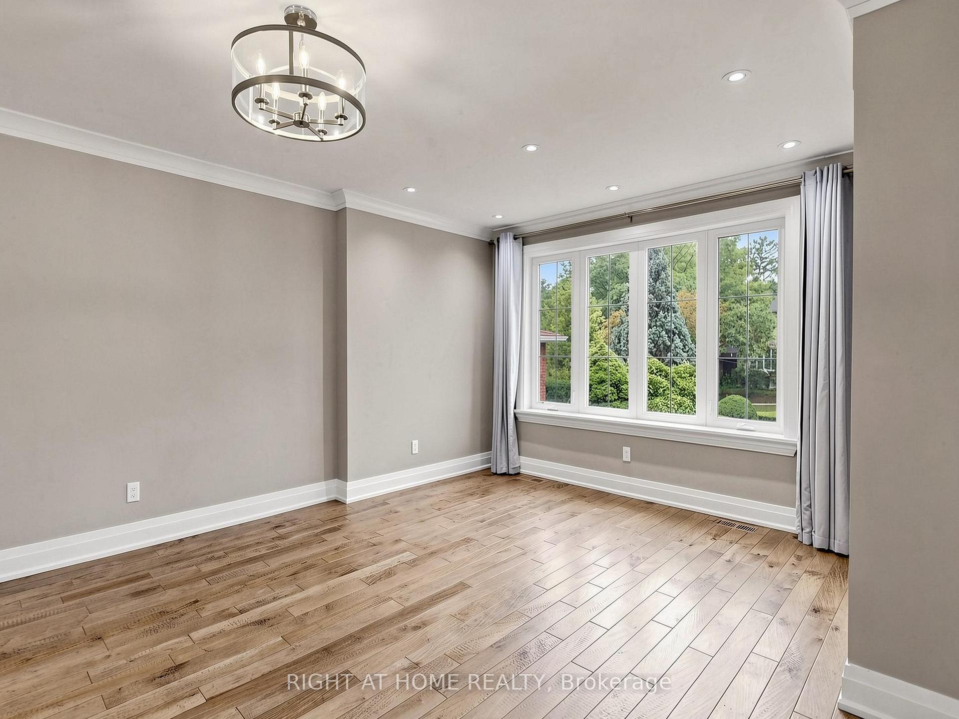 Photo 6 of 67 Bonnyview Drive, Etobicoke, Stonegate-Queensway — HOMEH