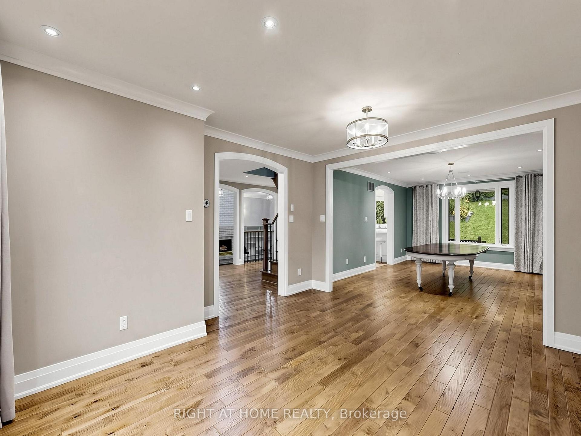 Photo 8 of 67 Bonnyview Drive, Etobicoke, Stonegate-Queensway — HOMEH
