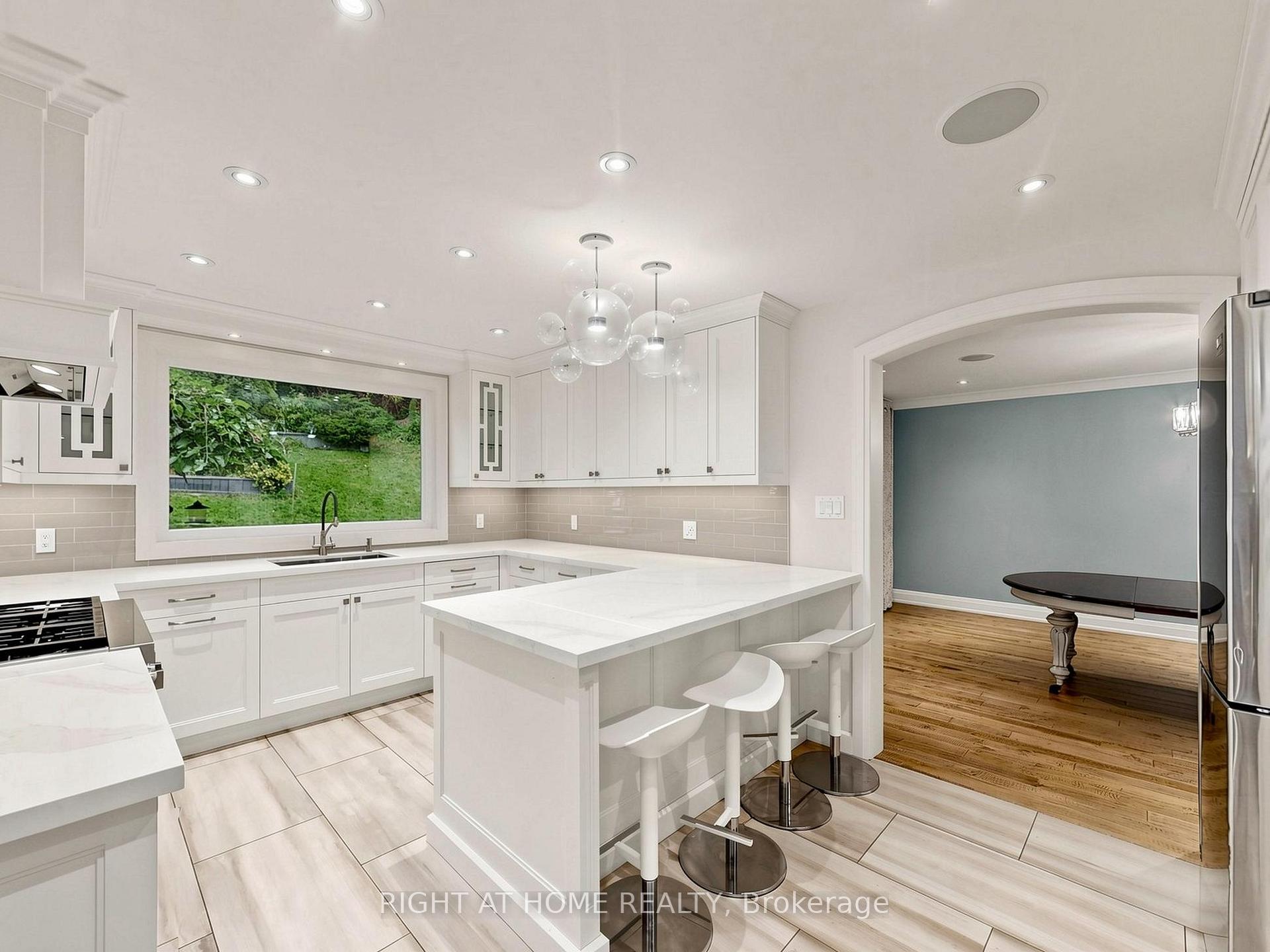 Photo 10 of 67 Bonnyview Drive, Etobicoke, Stonegate-Queensway — HOMEH