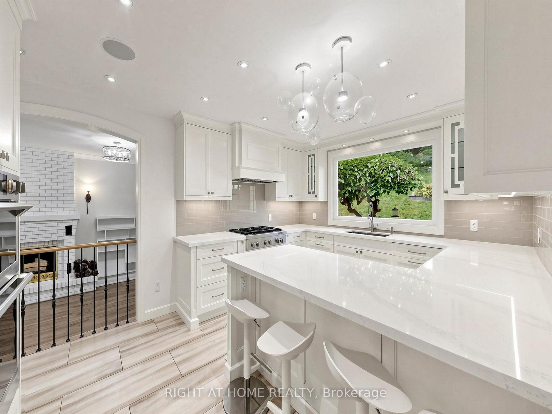 Photo 11 of 67 Bonnyview Drive, Etobicoke, Stonegate-Queensway — HOMEH