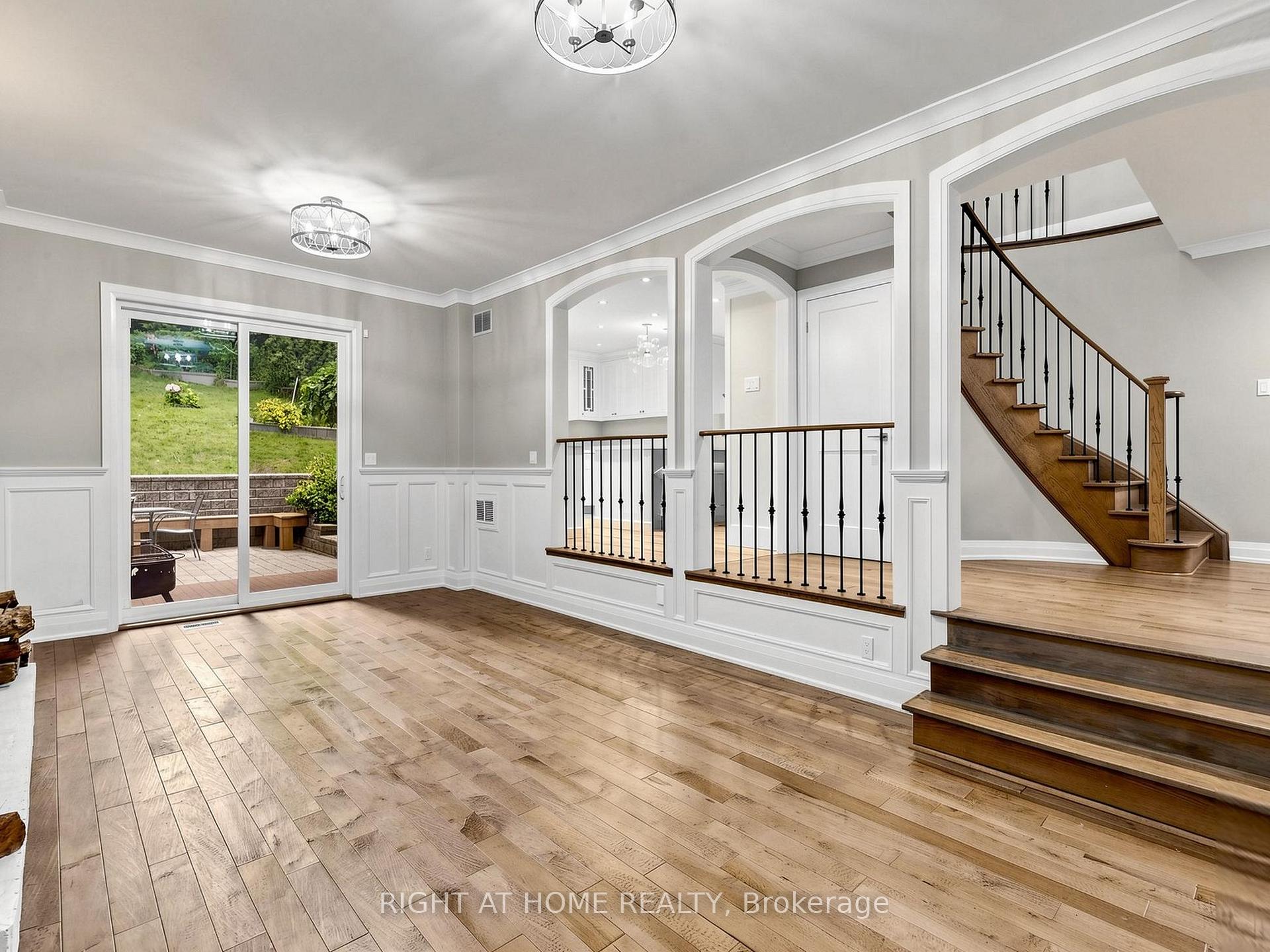 Photo 14 of 67 Bonnyview Drive, Etobicoke, Stonegate-Queensway — HOMEH