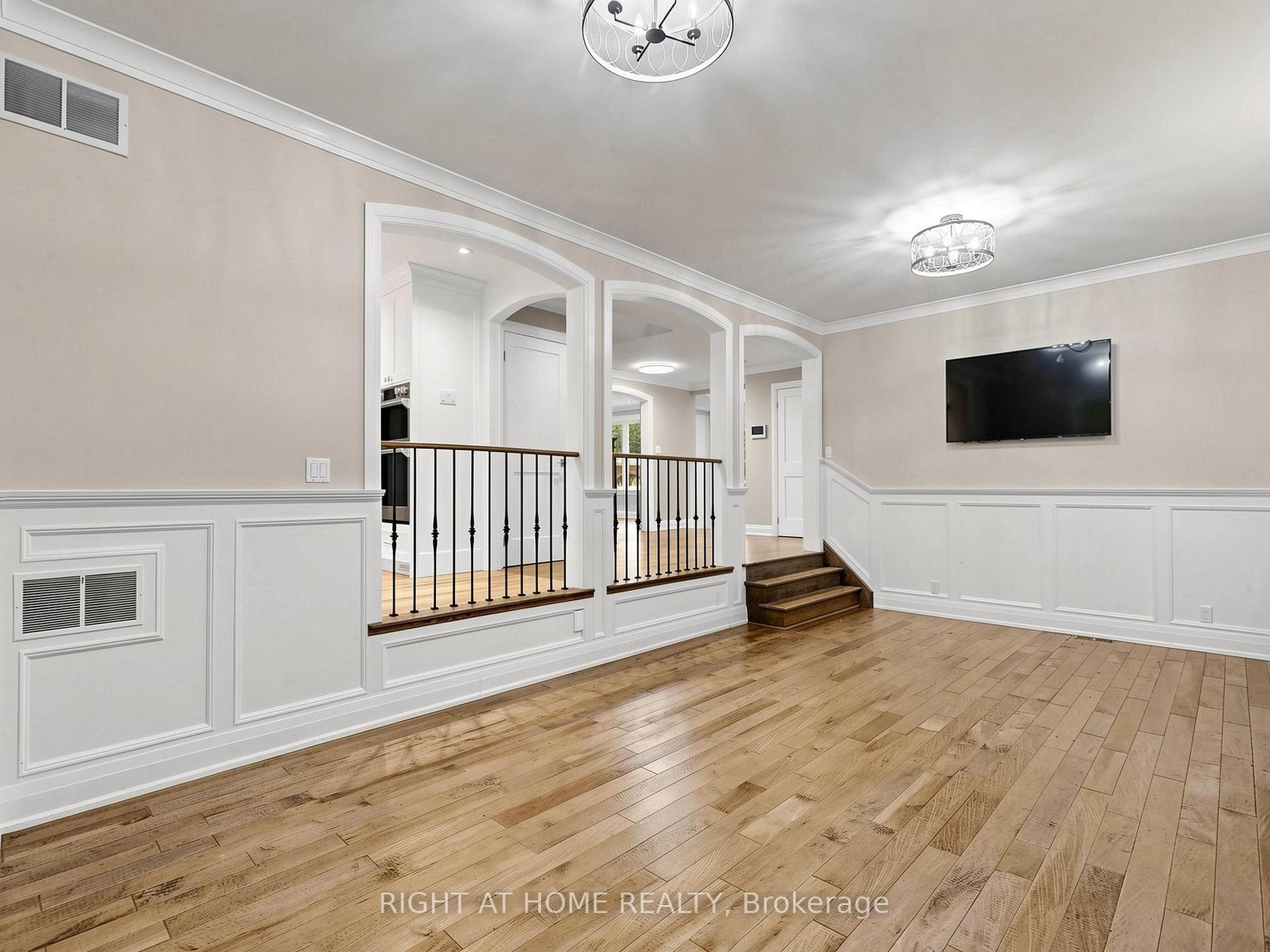 Photo 15 of 67 Bonnyview Drive, Etobicoke, Stonegate-Queensway — HOMEH