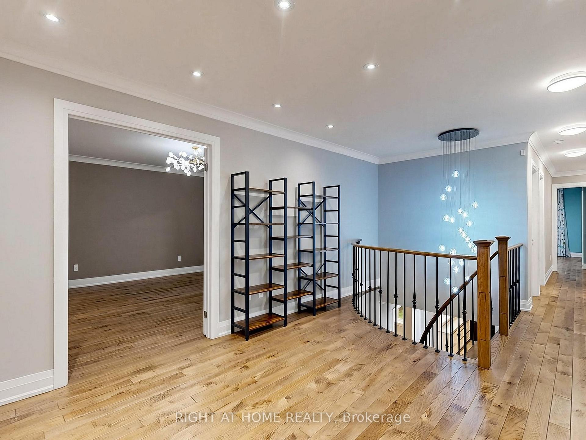 Photo 19 of 67 Bonnyview Drive, Etobicoke, Stonegate-Queensway — HOMEH