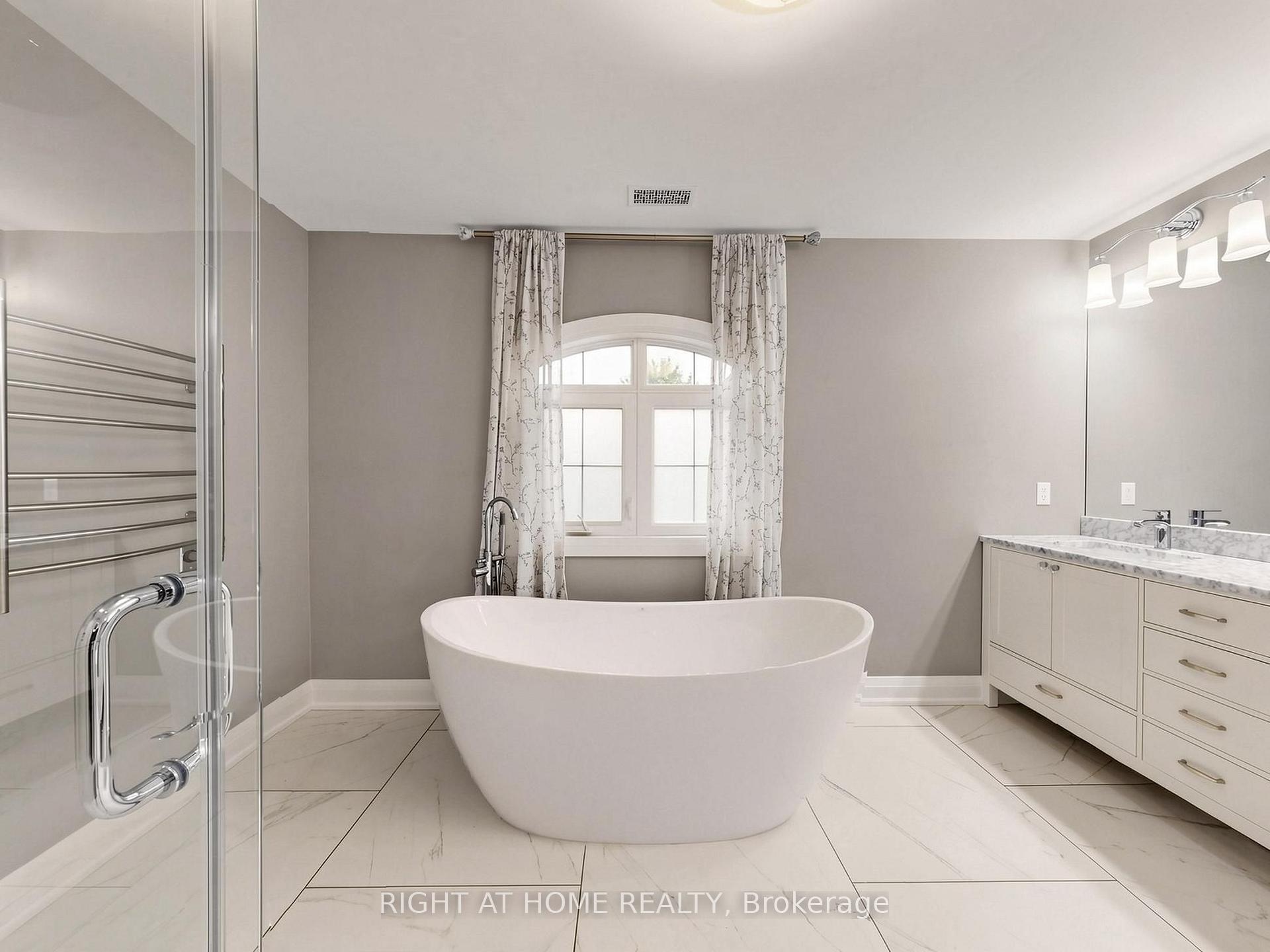 Photo 21 of 67 Bonnyview Drive, Etobicoke, Stonegate-Queensway — HOMEH