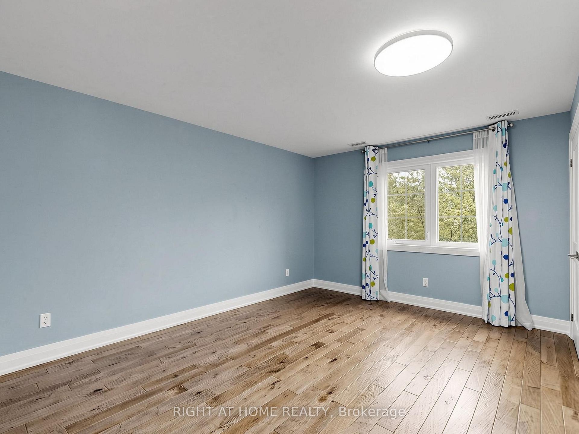 Photo 33 of 67 Bonnyview Drive, Etobicoke, Stonegate-Queensway — HOMEH
