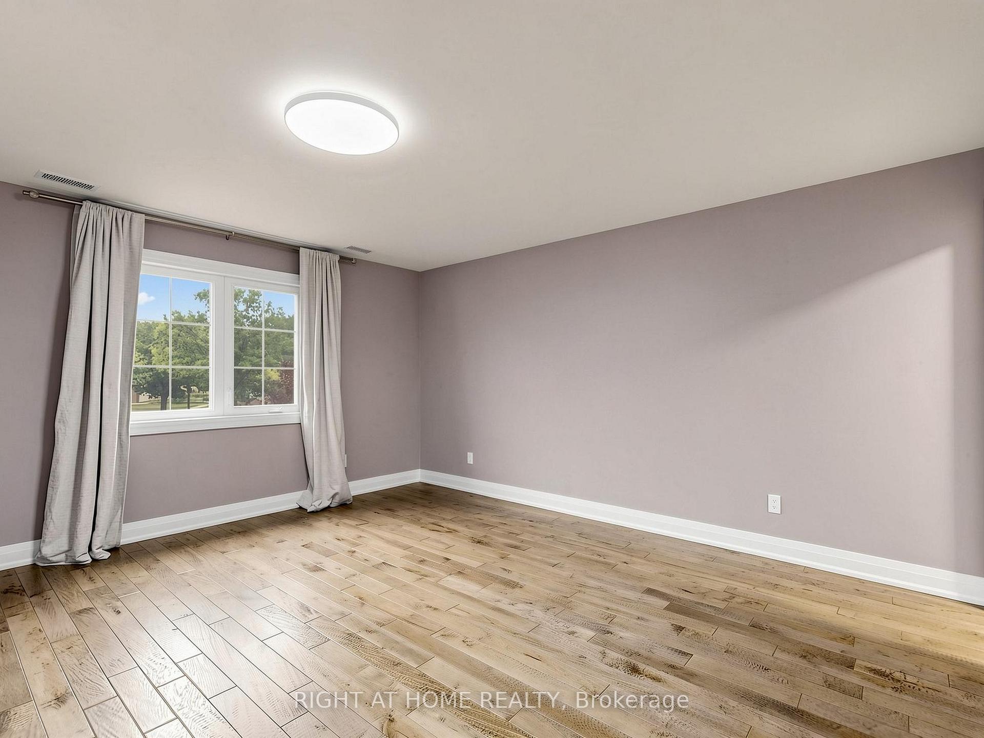 Photo 35 of 67 Bonnyview Drive, Etobicoke, Stonegate-Queensway — HOMEH
