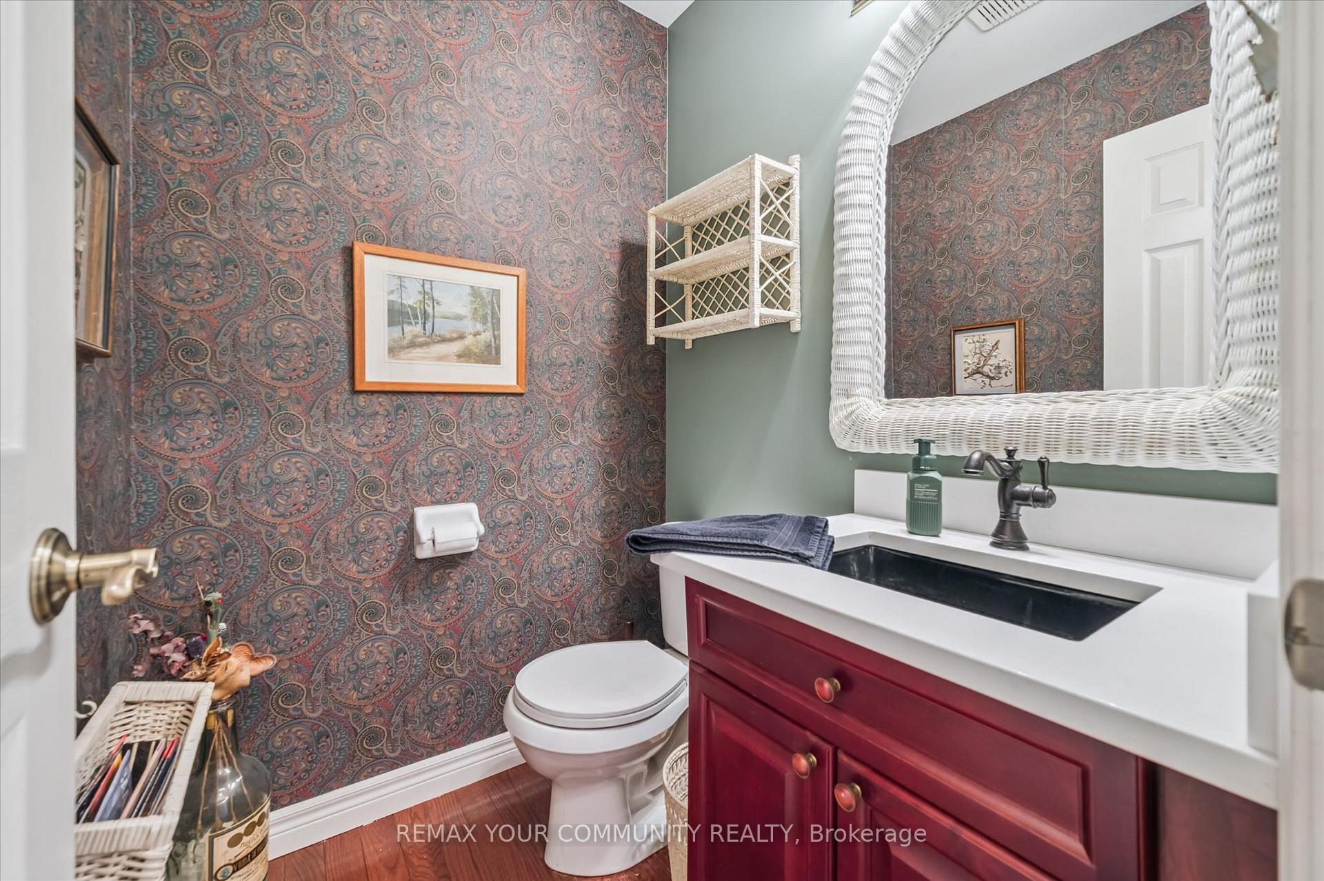 Photo 21 of 428 Union Street W, Centre Wellington, Fergus — HOMEH