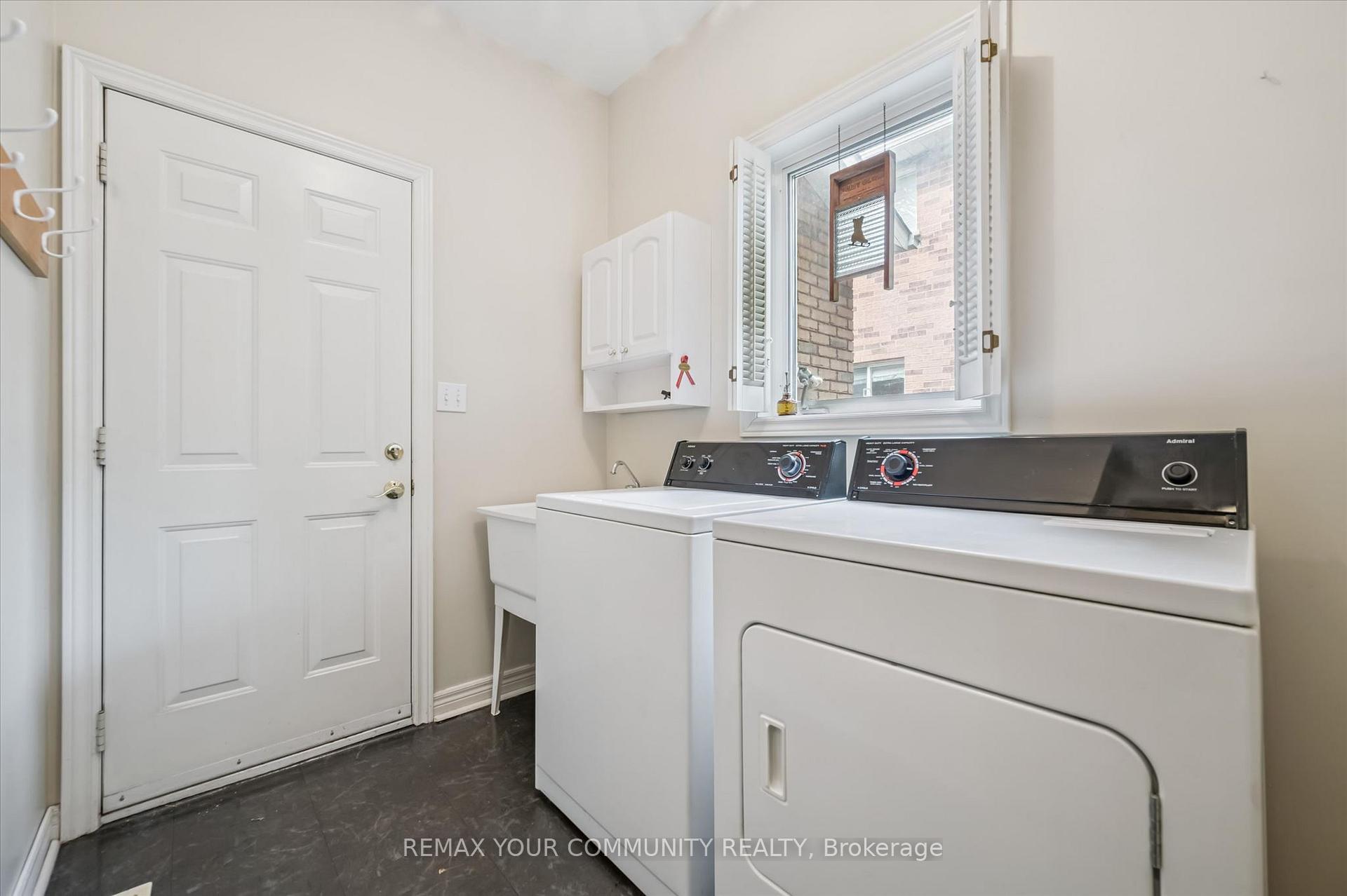 Photo 22 of 428 Union Street W, Centre Wellington, Fergus — HOMEH