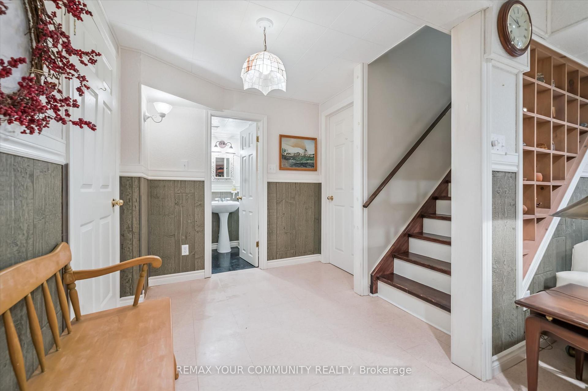 Photo 39 of 428 Union Street W, Centre Wellington, Fergus — HOMEH
