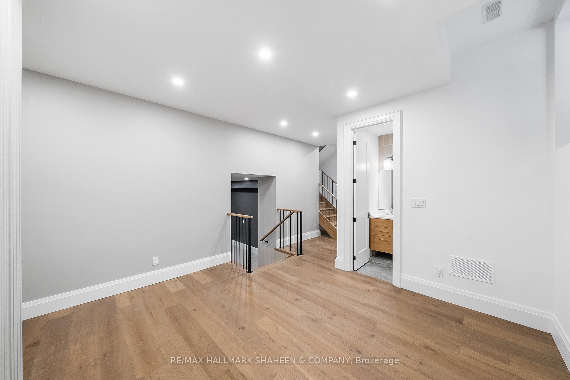 Photo 46 of 66 Parkhurst Boulevard, Toronto, Leaside — HOMEH