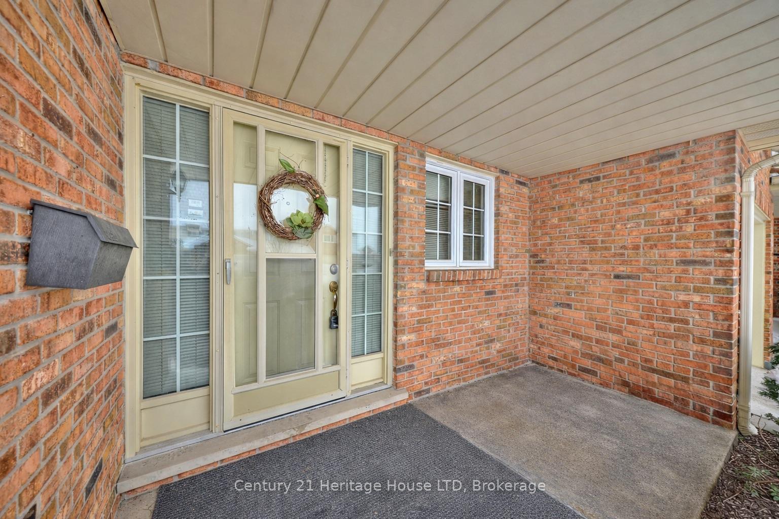 Photo 2 of Unit 20, 2720 Mewburn Road, Niagara Falls, Casey — HOMEH