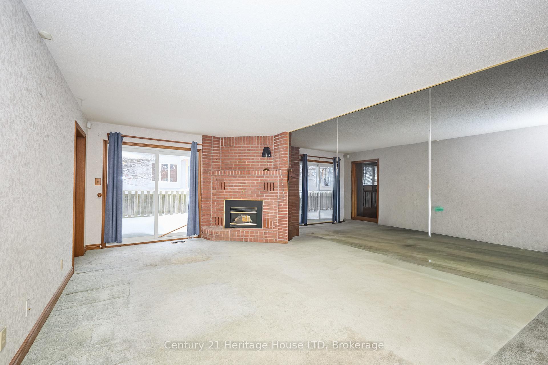 Photo 4 of Unit 20, 2720 Mewburn Road, Niagara Falls, Casey — HOMEH