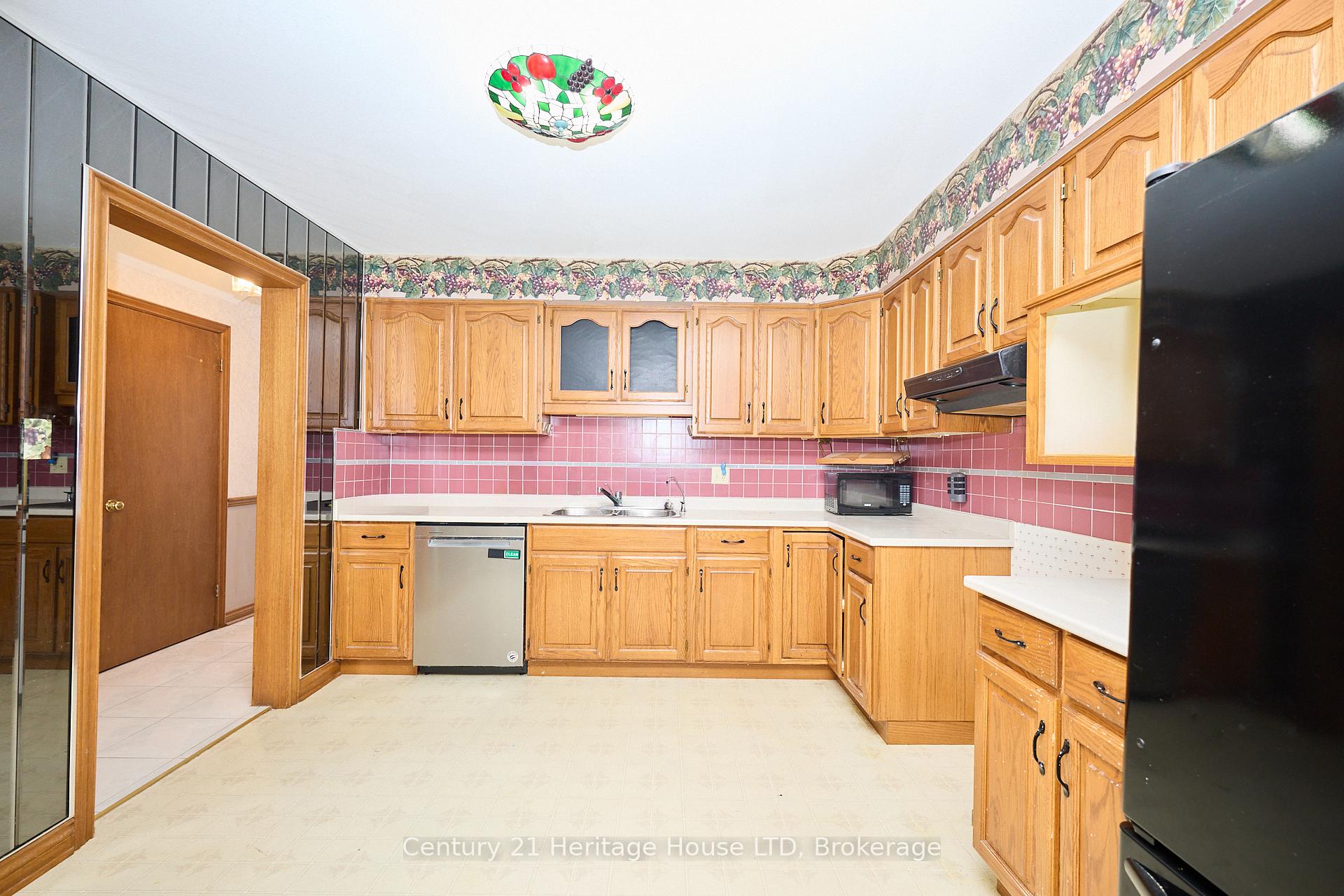 Photo 7 of Unit 20, 2720 Mewburn Road, Niagara Falls, Casey — HOMEH