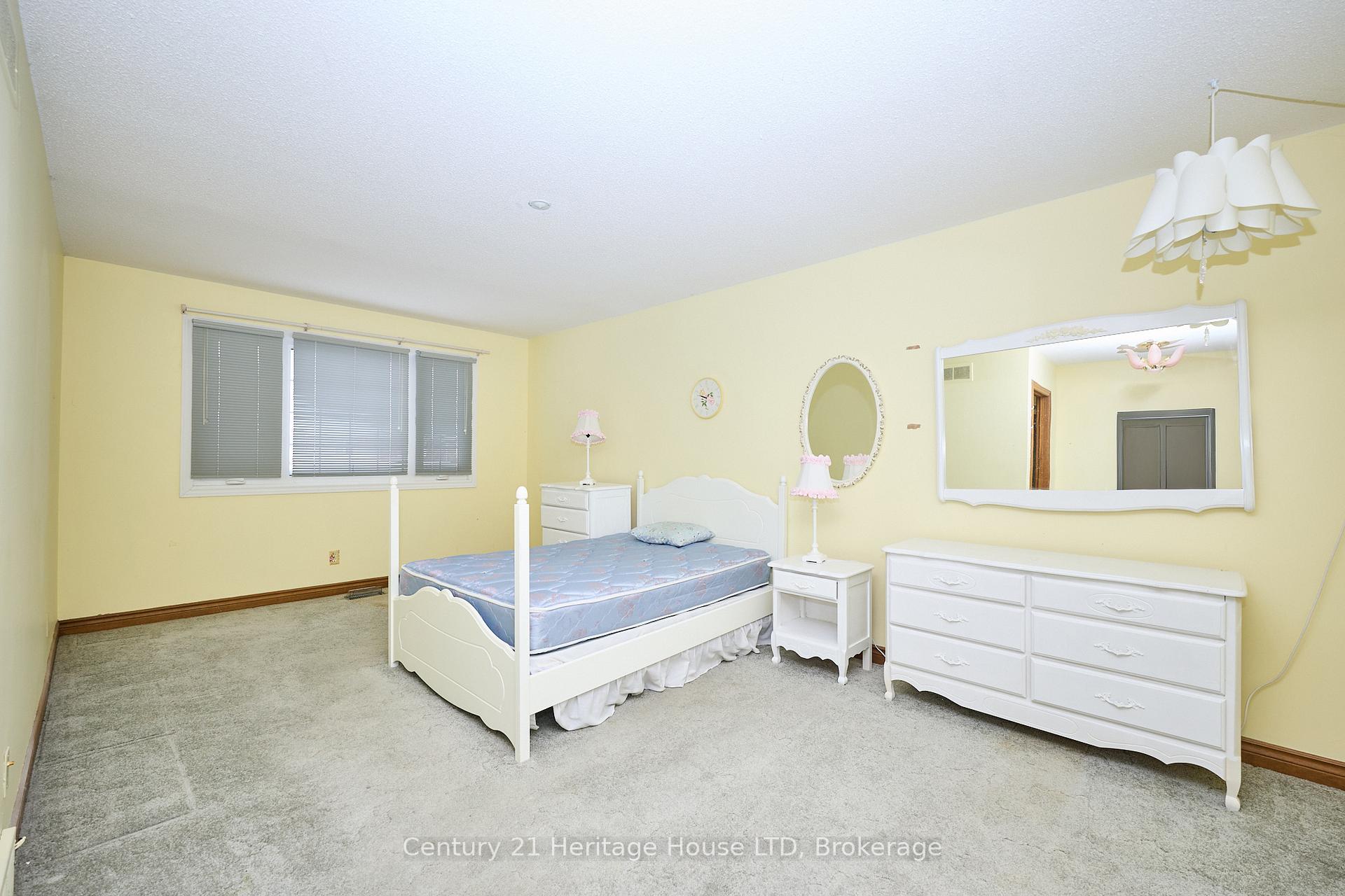 Photo 13 of Unit 20, 2720 Mewburn Road, Niagara Falls, Casey — HOMEH