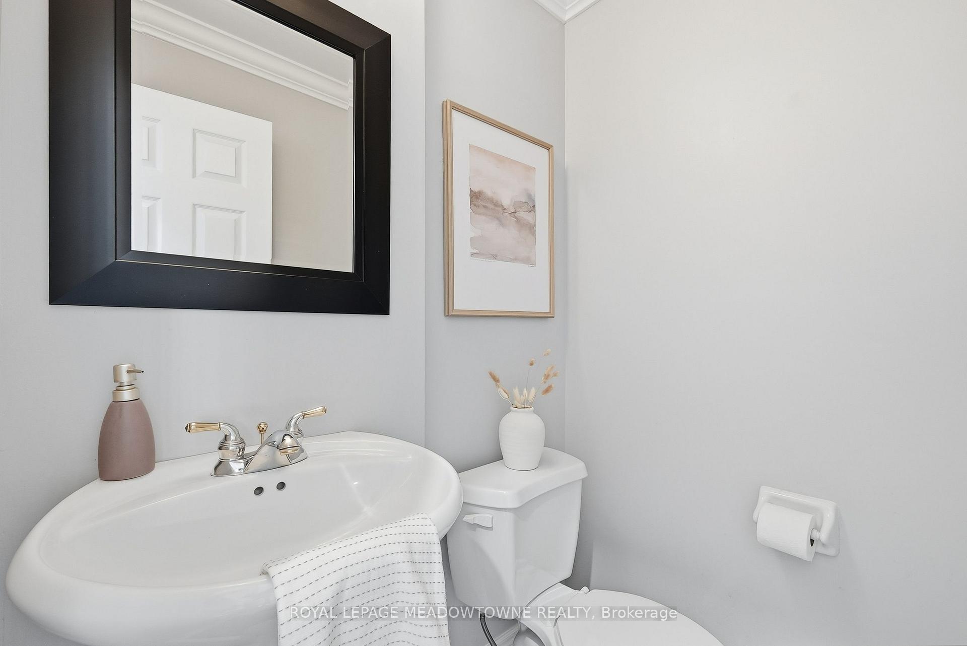 Photo 12 of 5C James Street, Halton Hills, Georgetown — HOMEH