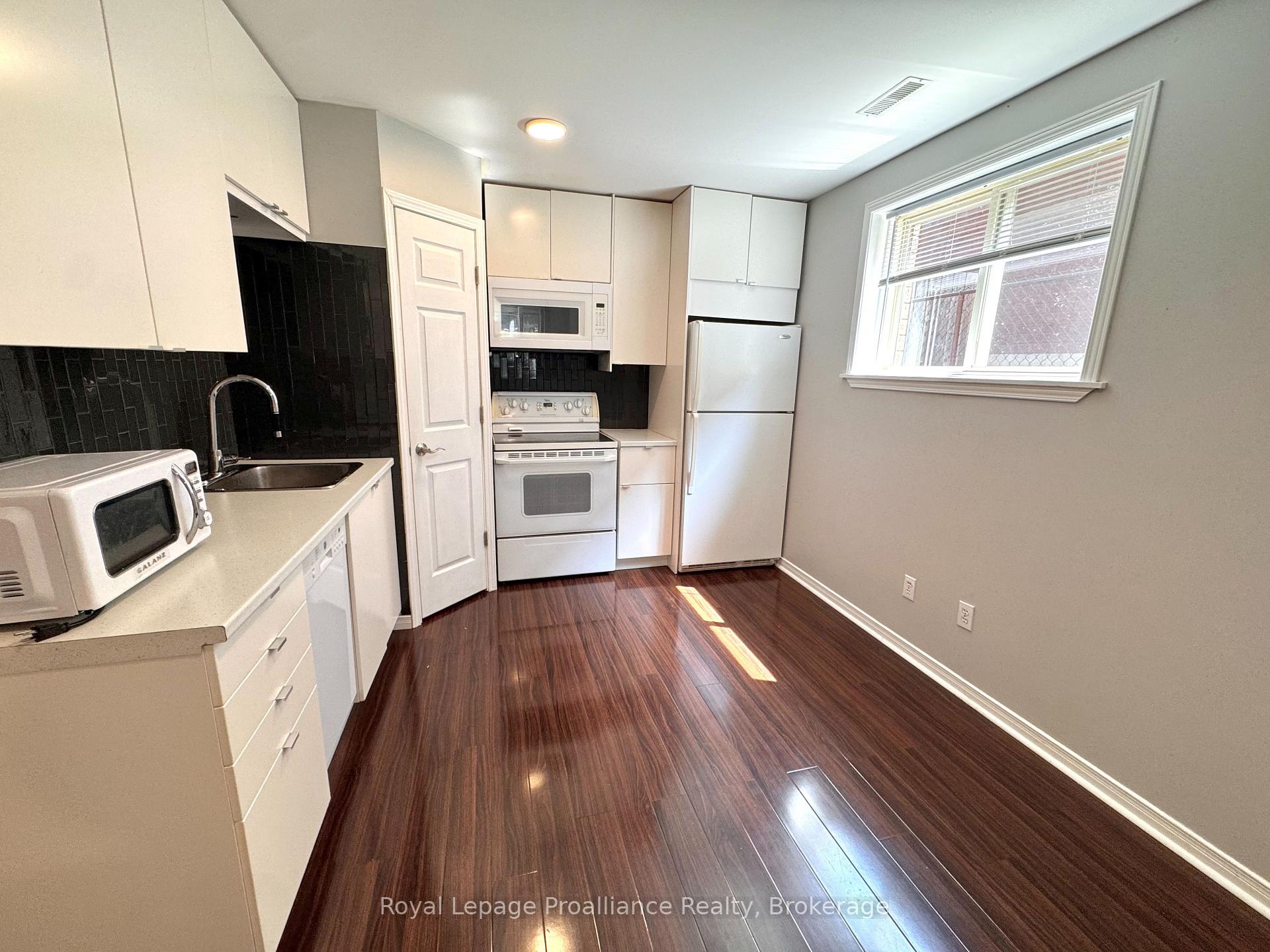 Photo 8 of 28 Oak Ridge Boulevard, Belleville, Belleville Ward — HOMEH