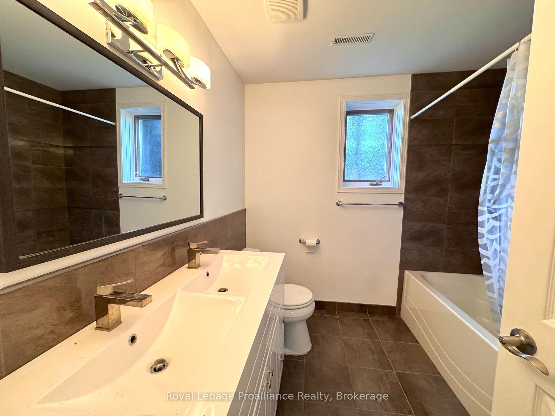 Photo 9 of 28 Oak Ridge Boulevard, Belleville, Belleville Ward — HOMEH