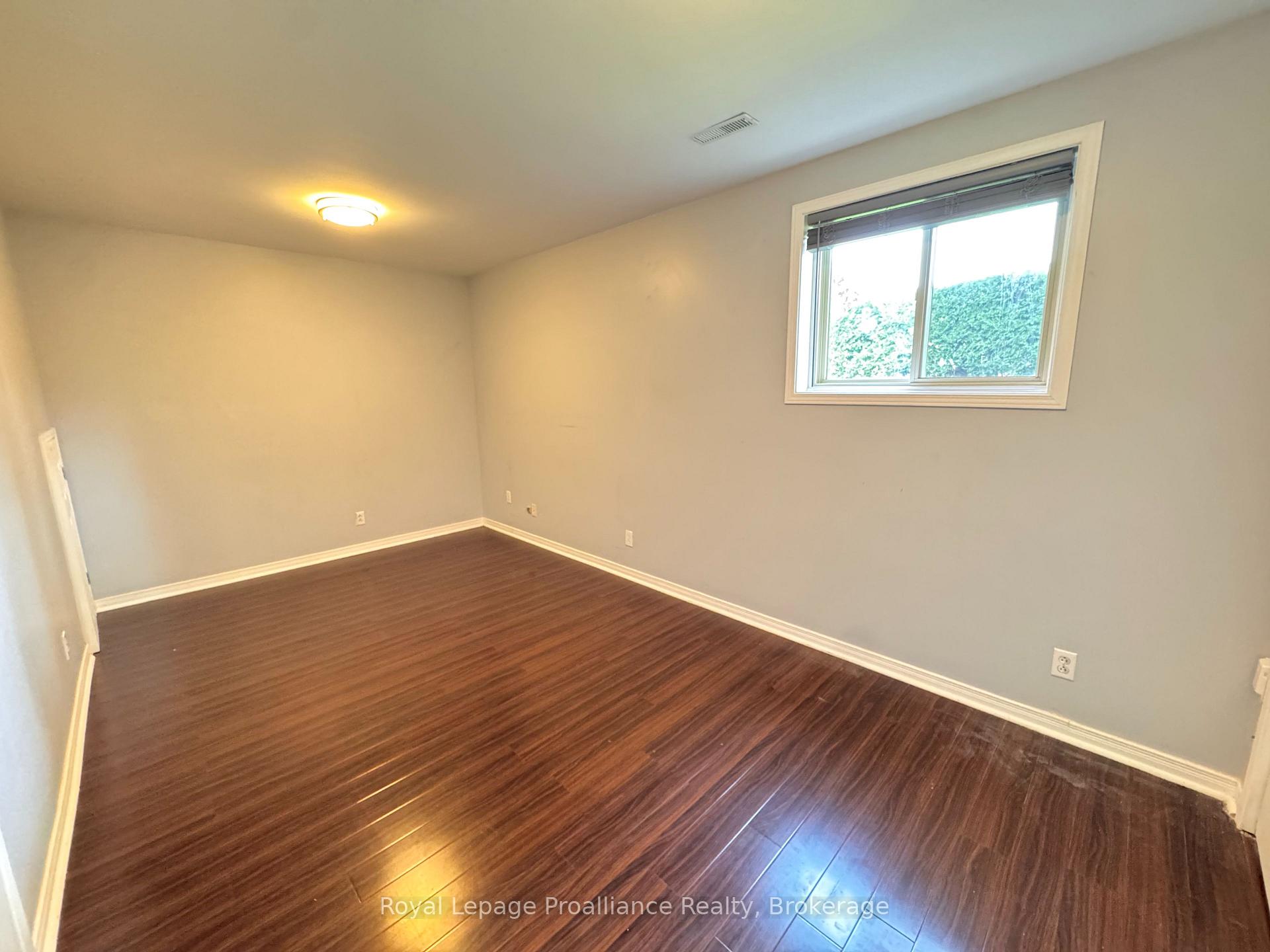 Photo 11 of 28 Oak Ridge Boulevard, Belleville, Belleville Ward — HOMEH