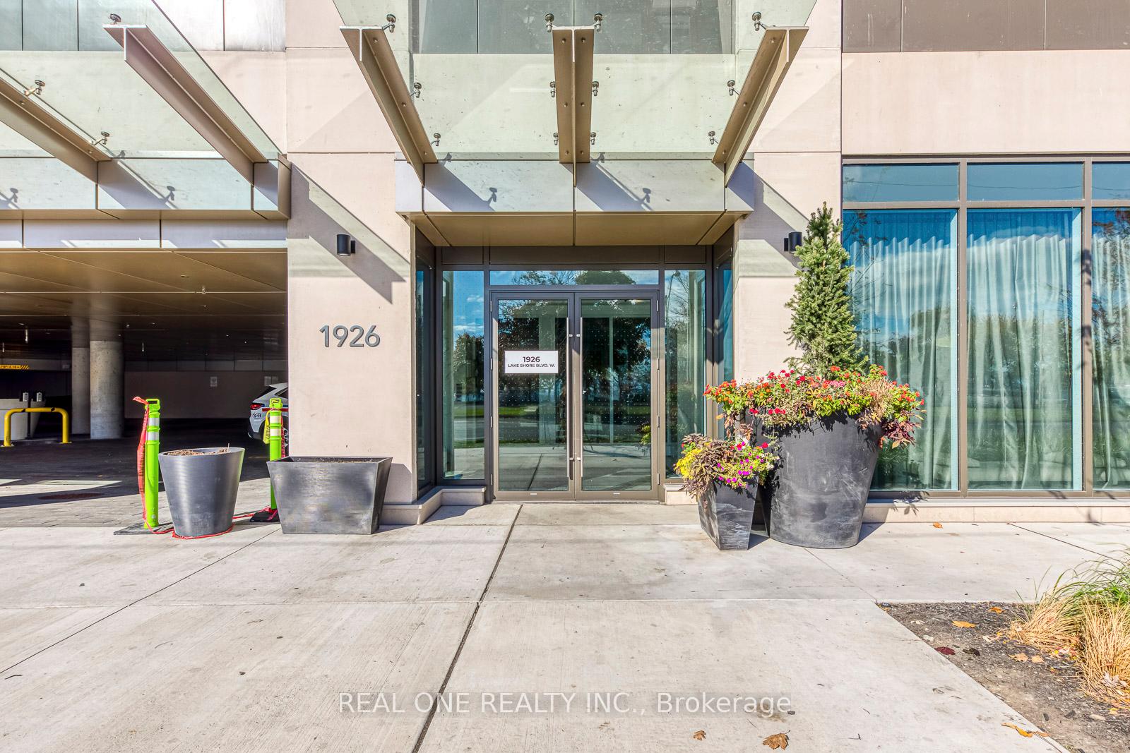 Photo 5 of Unit 1809, 1926 lakeshore Boulevard W, Toronto, South Parkdale — HOMEH