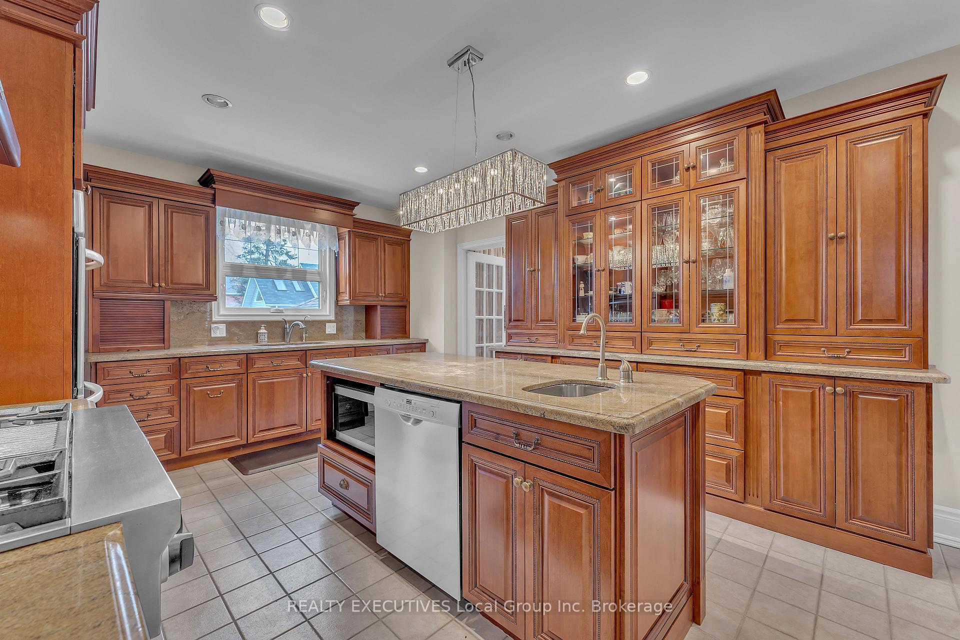 Photo 17 of 390 Murray Street, North Bay, West End — HOMEH