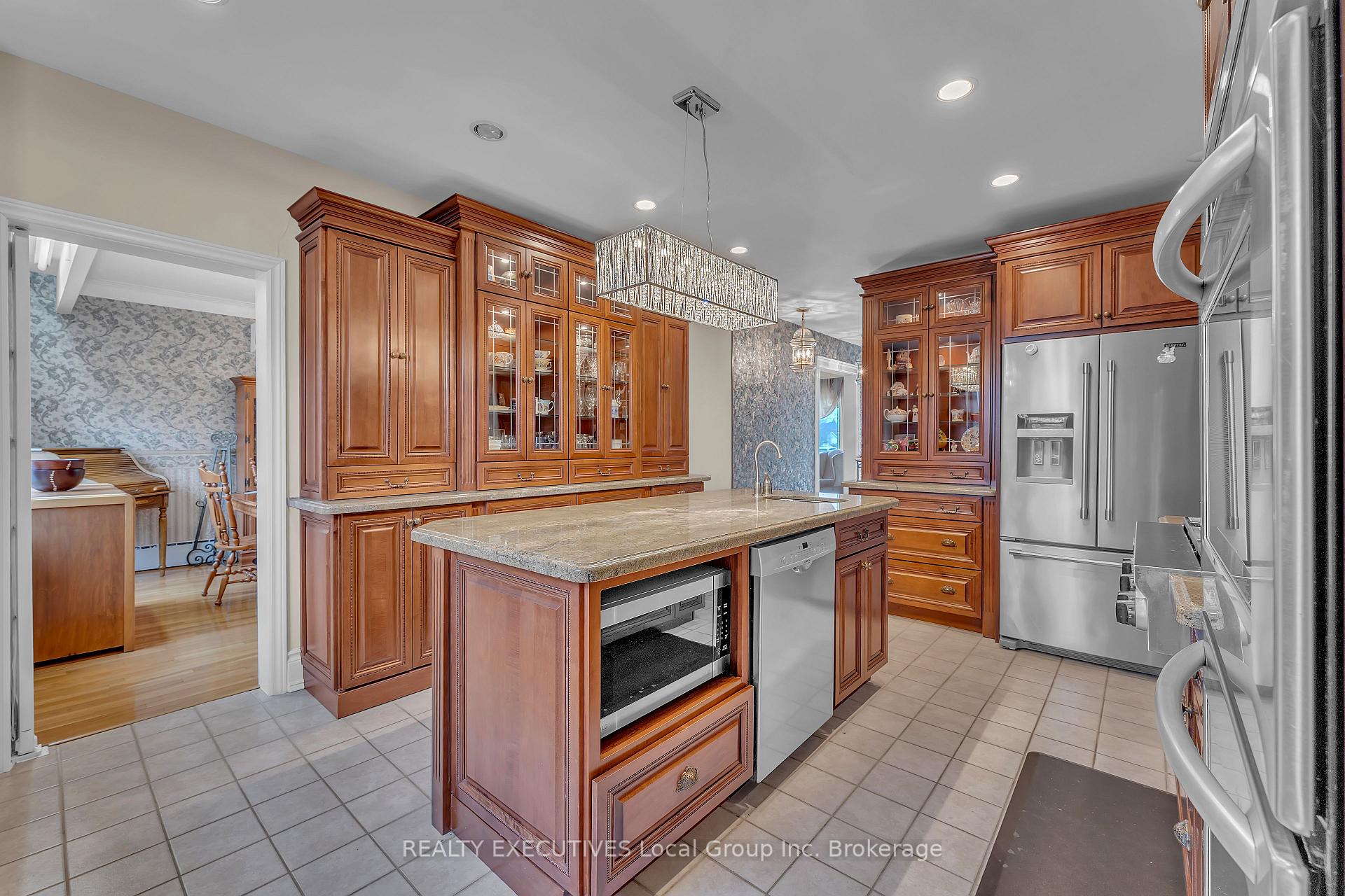 Photo 18 of 390 Murray Street, North Bay, West End — HOMEH