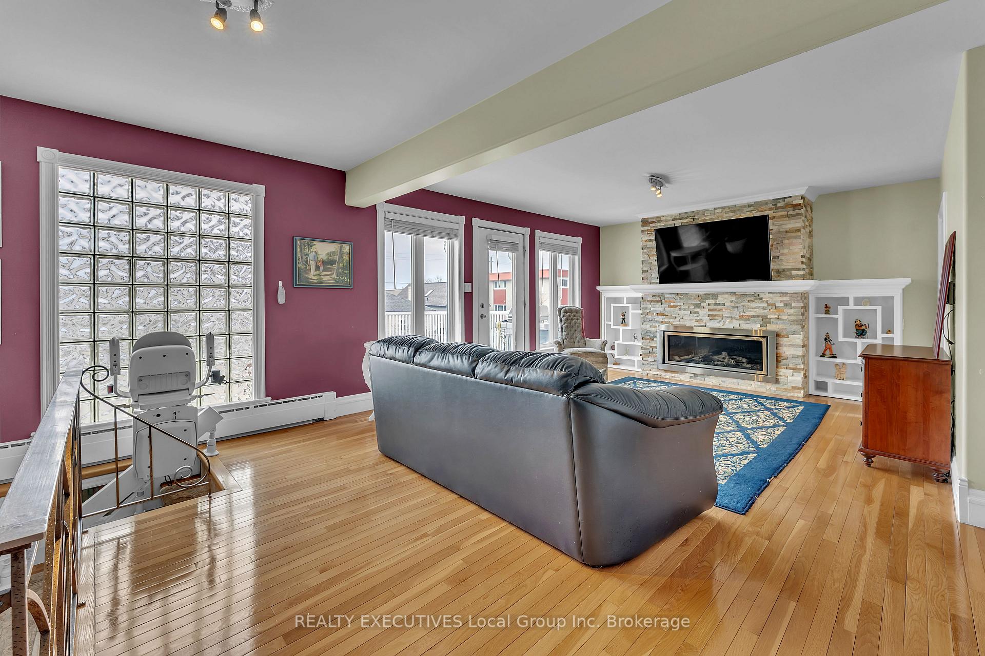 Photo 23 of 390 Murray Street, North Bay, West End — HOMEH