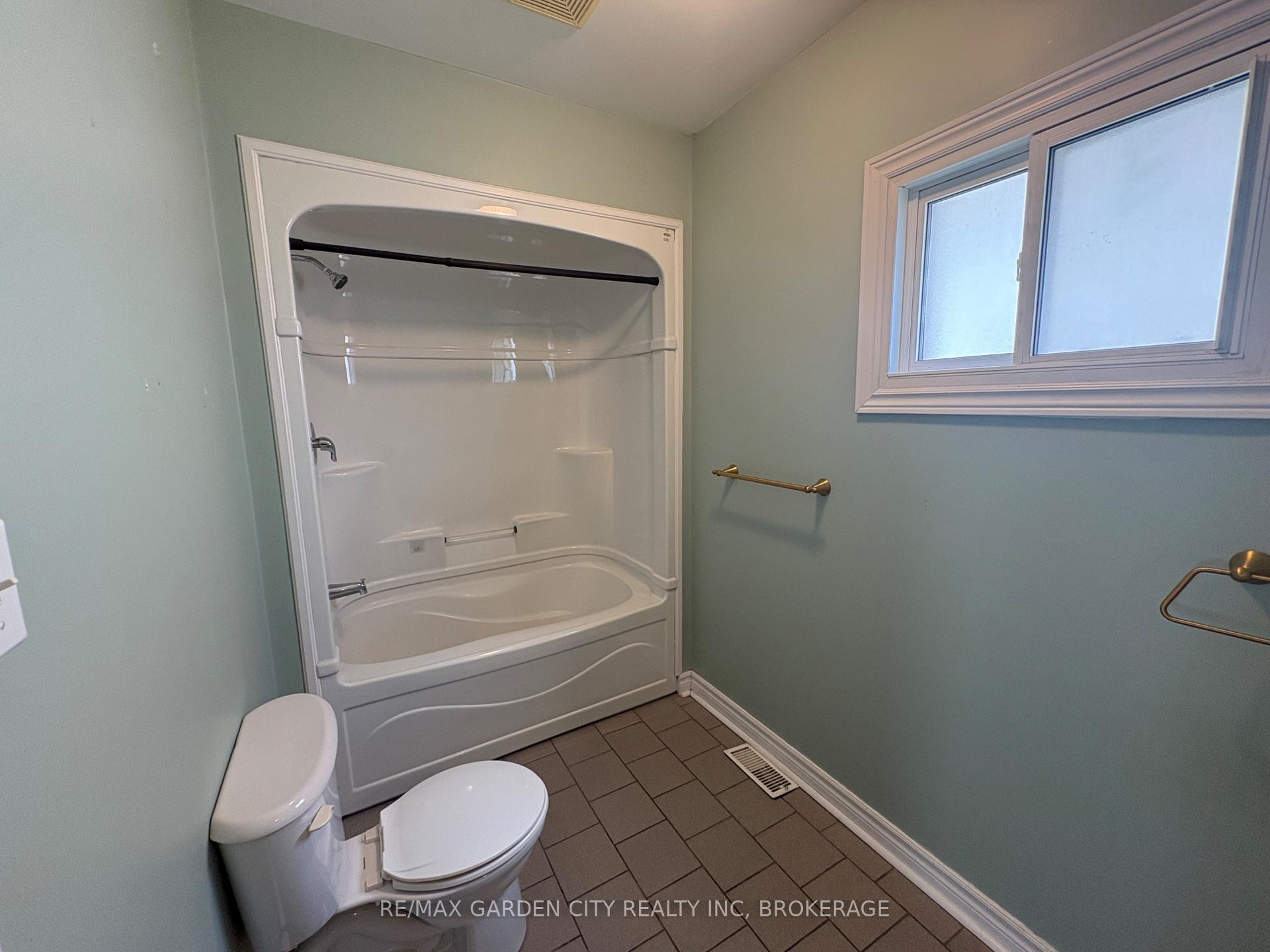 Photo 13 of 200 Lincoln Street, Welland, Lincoln/Crowland — HOMEH