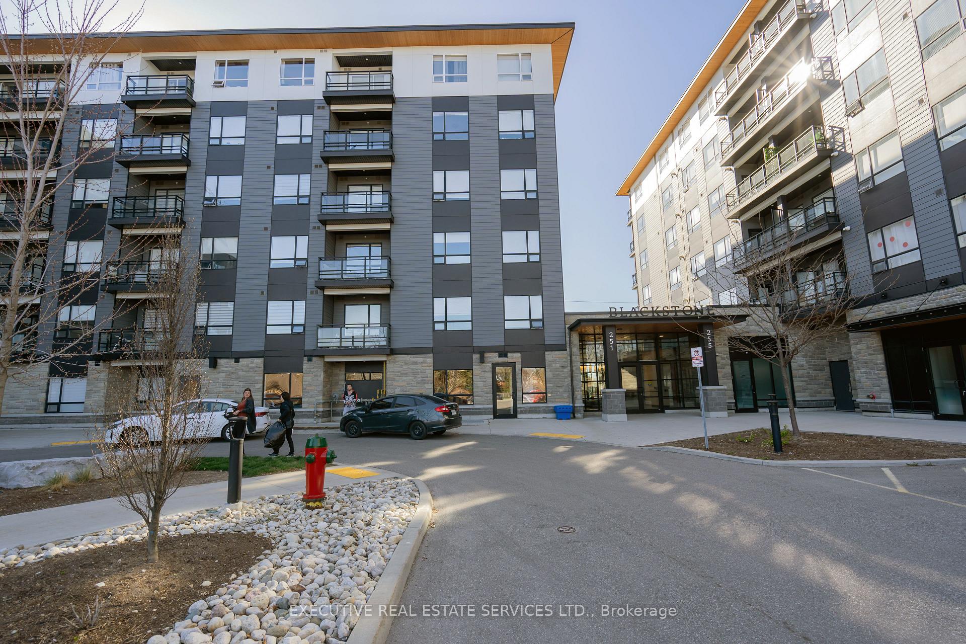 Photo 5 of Unit 322, 251 Northfield Drive E, Waterloo, Colonial Acres — HOMEH