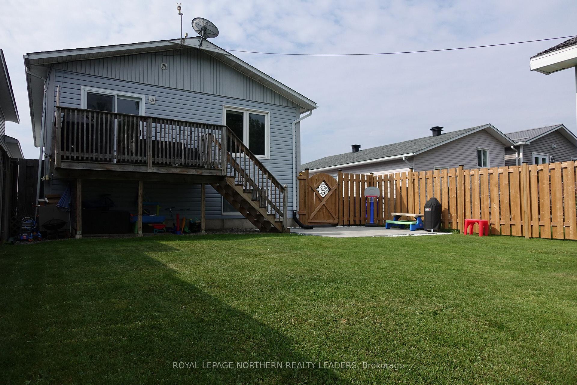 Photo 9 of 1162 Park Avenue, Timmins, MTJ - Main Area — HOMEH