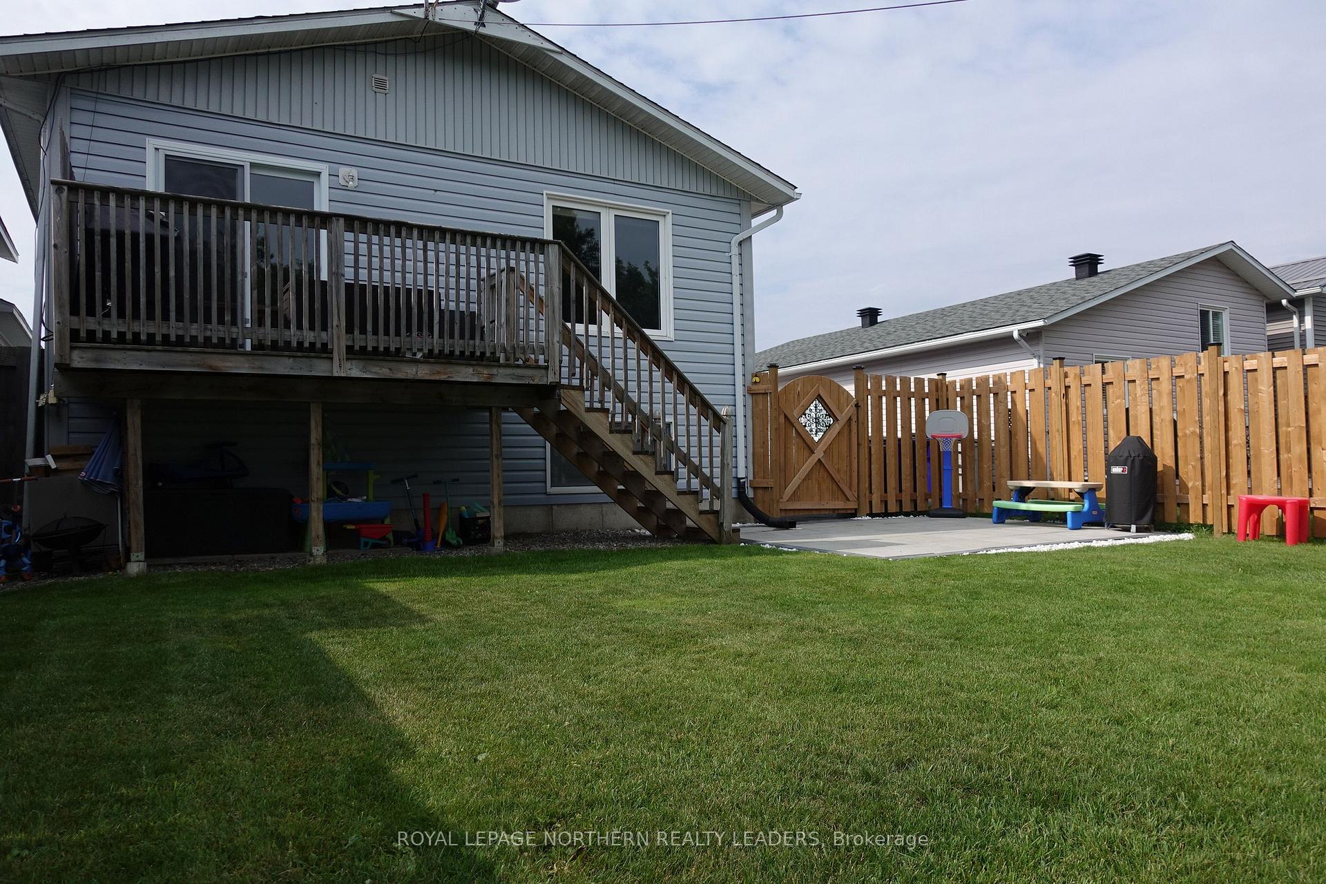 Photo 10 of 1162 Park Avenue, Timmins, MTJ - Main Area — HOMEH