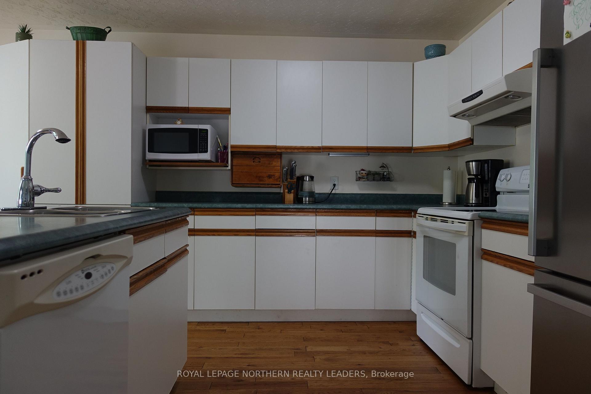 Photo 14 of 1162 Park Avenue, Timmins, MTJ - Main Area — HOMEH