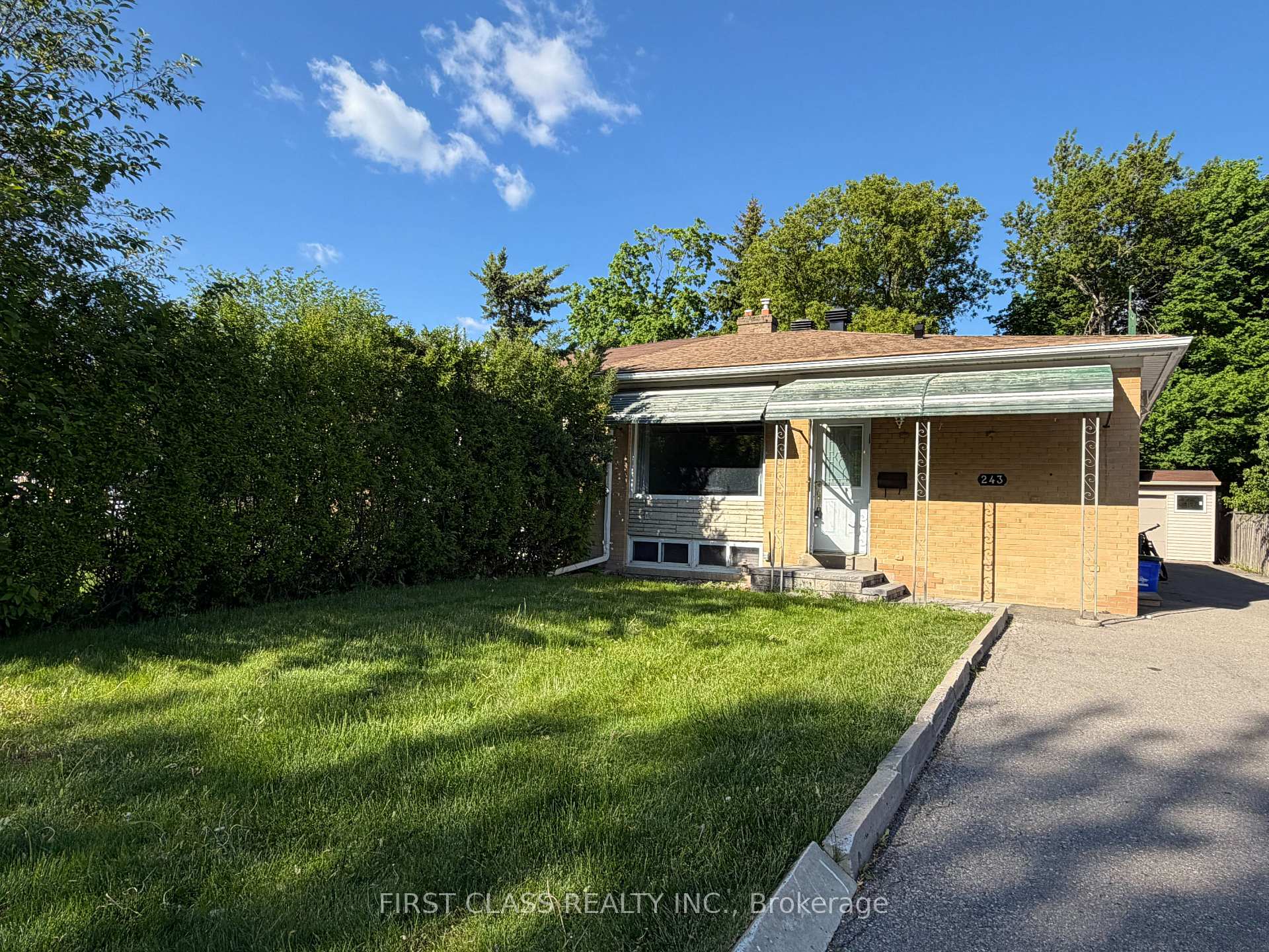 Photo 1 of Unit Main, 243 Blue Grass Boulevard, Richmond Hill, Crosby — HOMEH