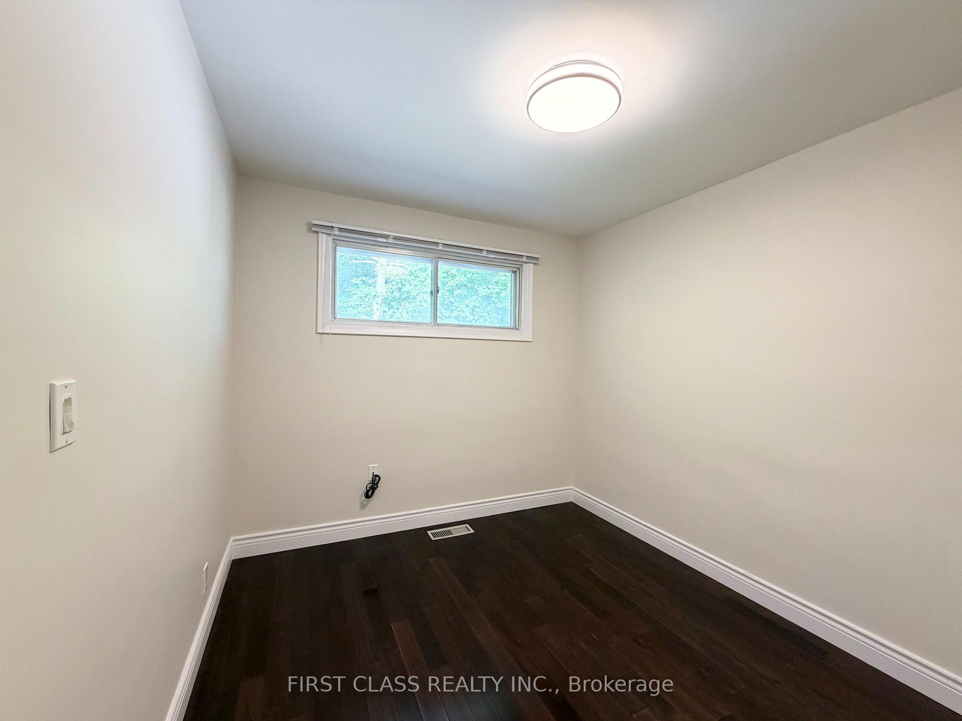 Photo 13 of Unit Main, 243 Blue Grass Boulevard, Richmond Hill, Crosby — HOMEH