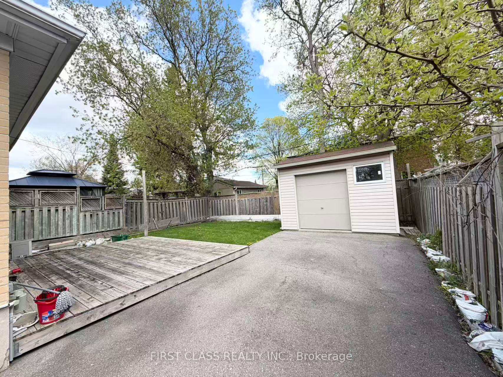 Photo 14 of Unit Main, 243 Blue Grass Boulevard, Richmond Hill, Crosby — HOMEH