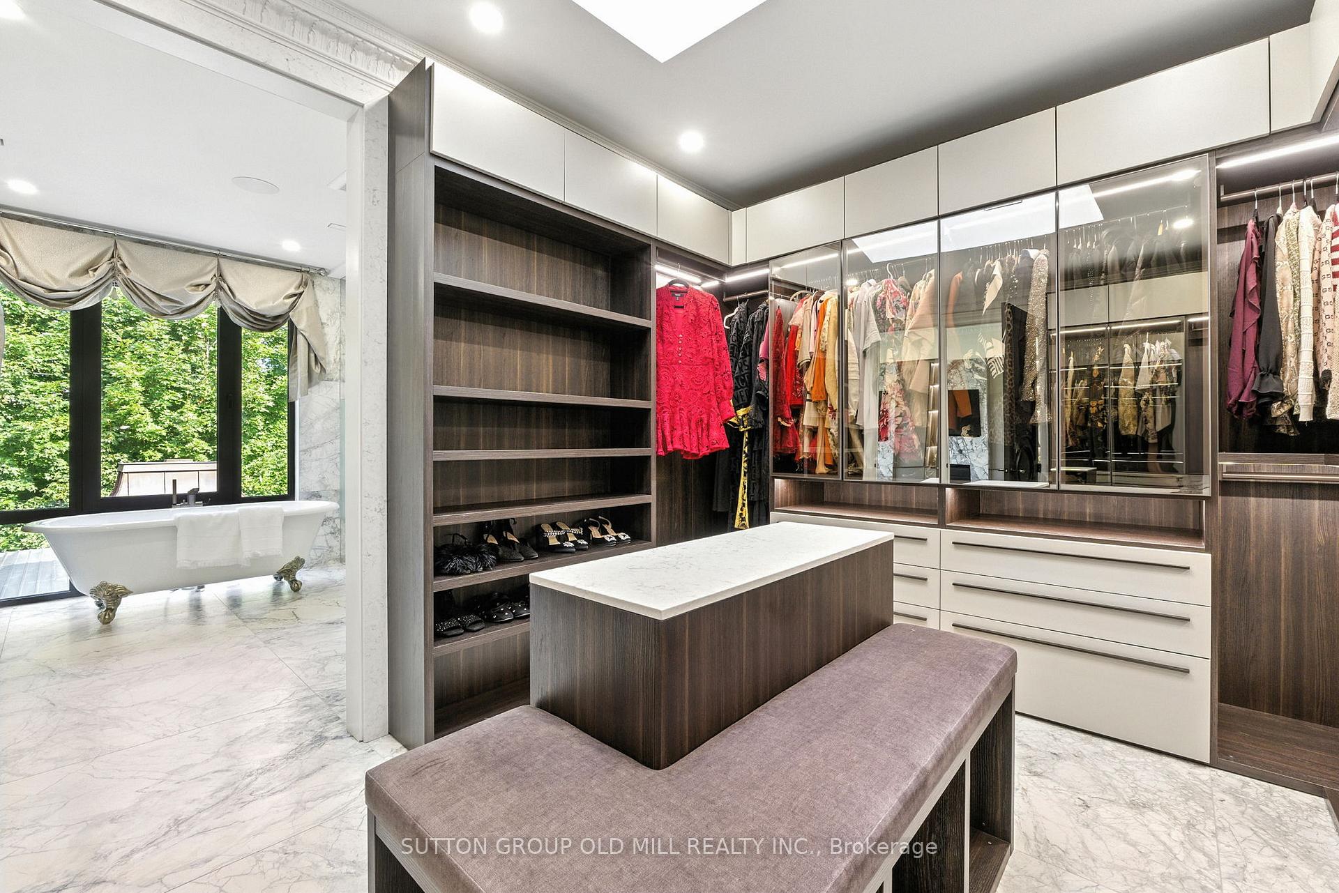 Photo 38 of 10 Hillavon Drive, Etobicoke, Princess-Rosethorn — HOMEH