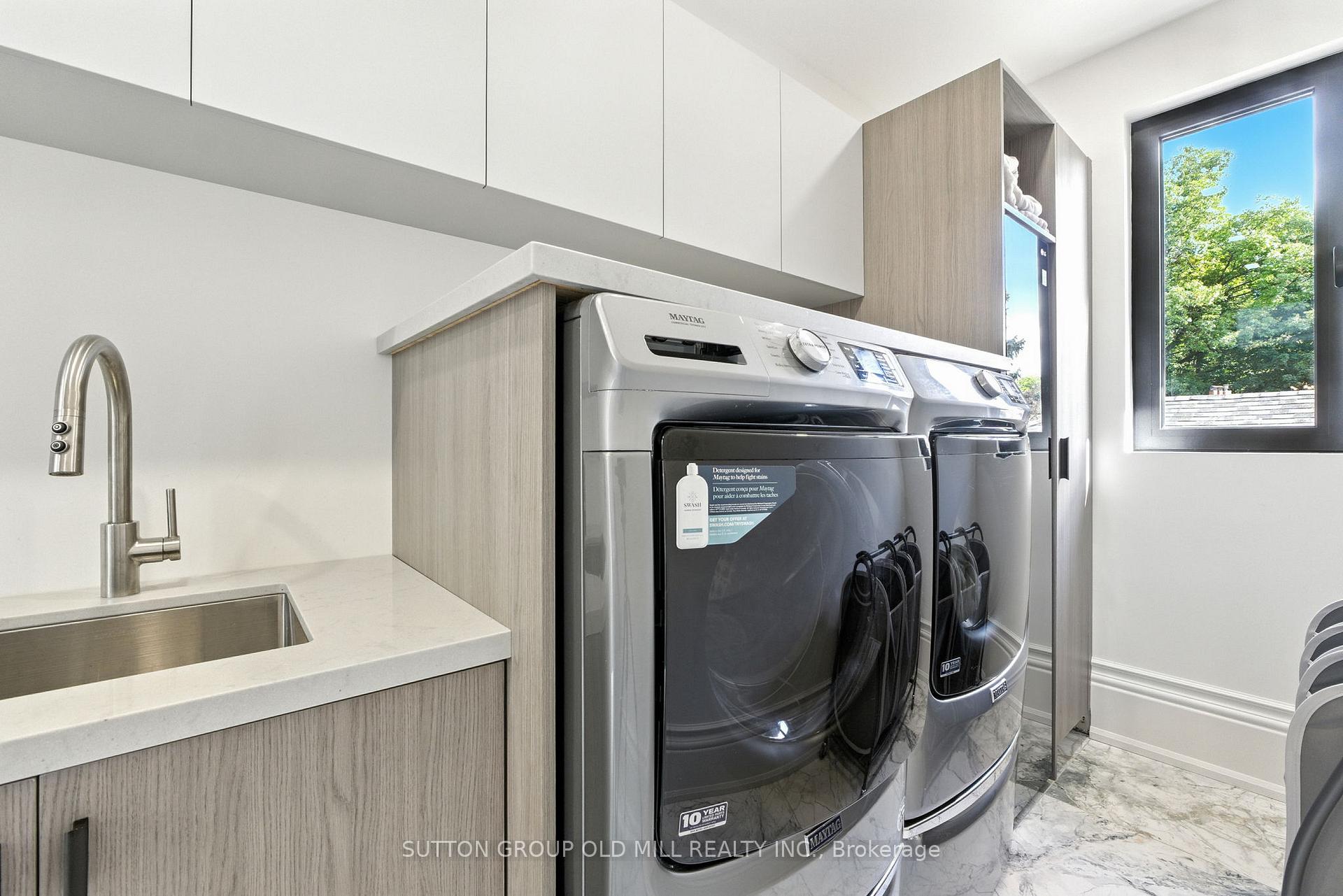 Photo 54 of 10 Hillavon Drive, Etobicoke, Princess-Rosethorn — HOMEH