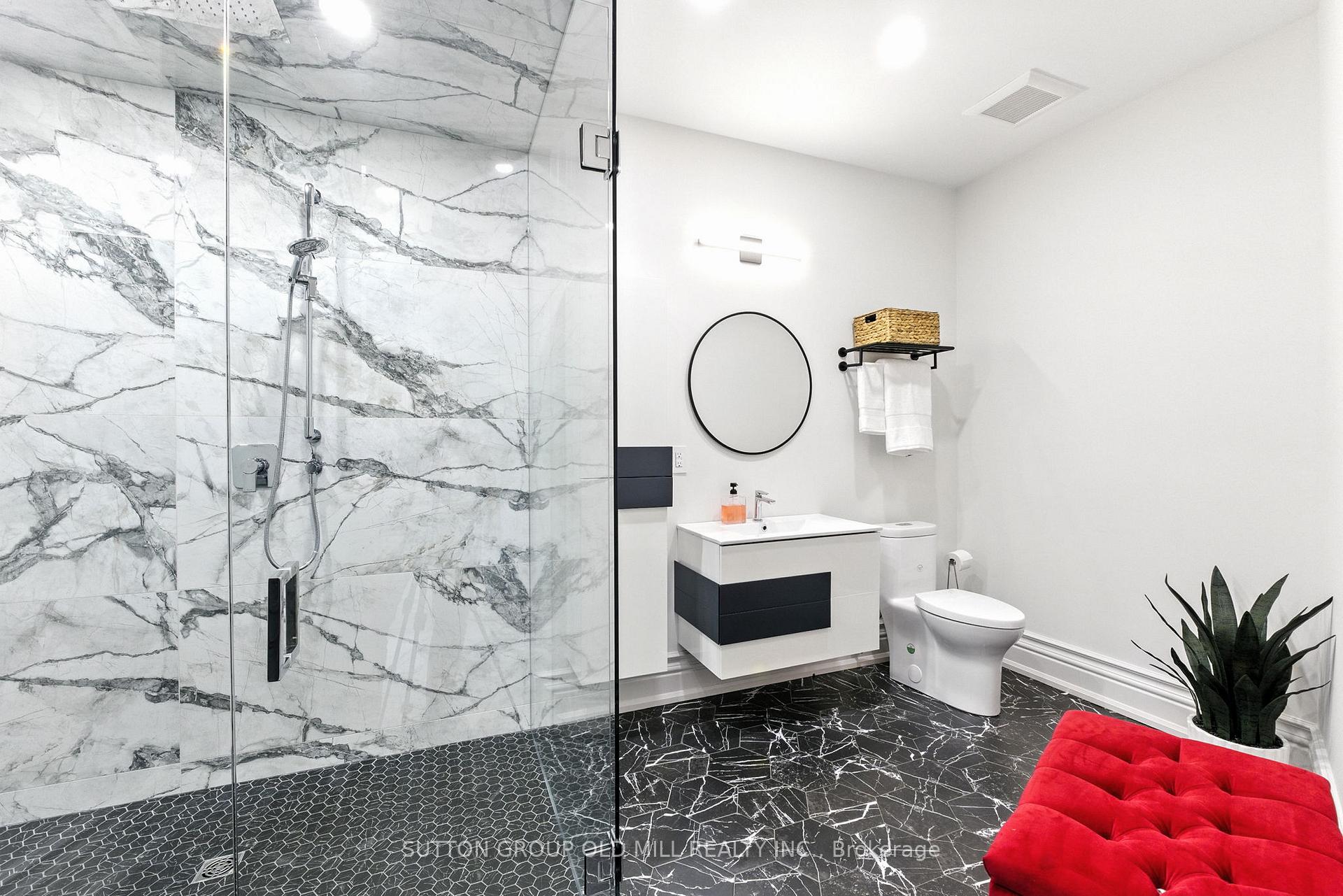 Photo 58 of 10 Hillavon Drive, Etobicoke, Princess-Rosethorn — HOMEH