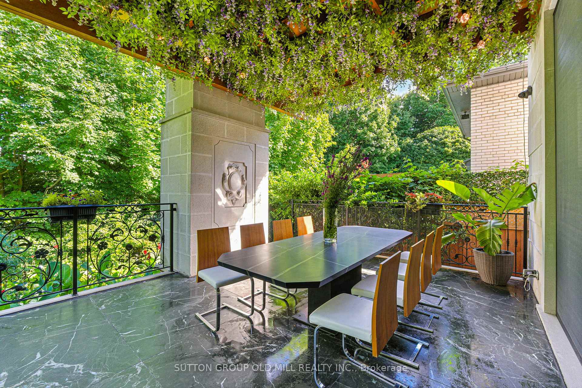 Photo 64 of 10 Hillavon Drive, Etobicoke, Princess-Rosethorn — HOMEH