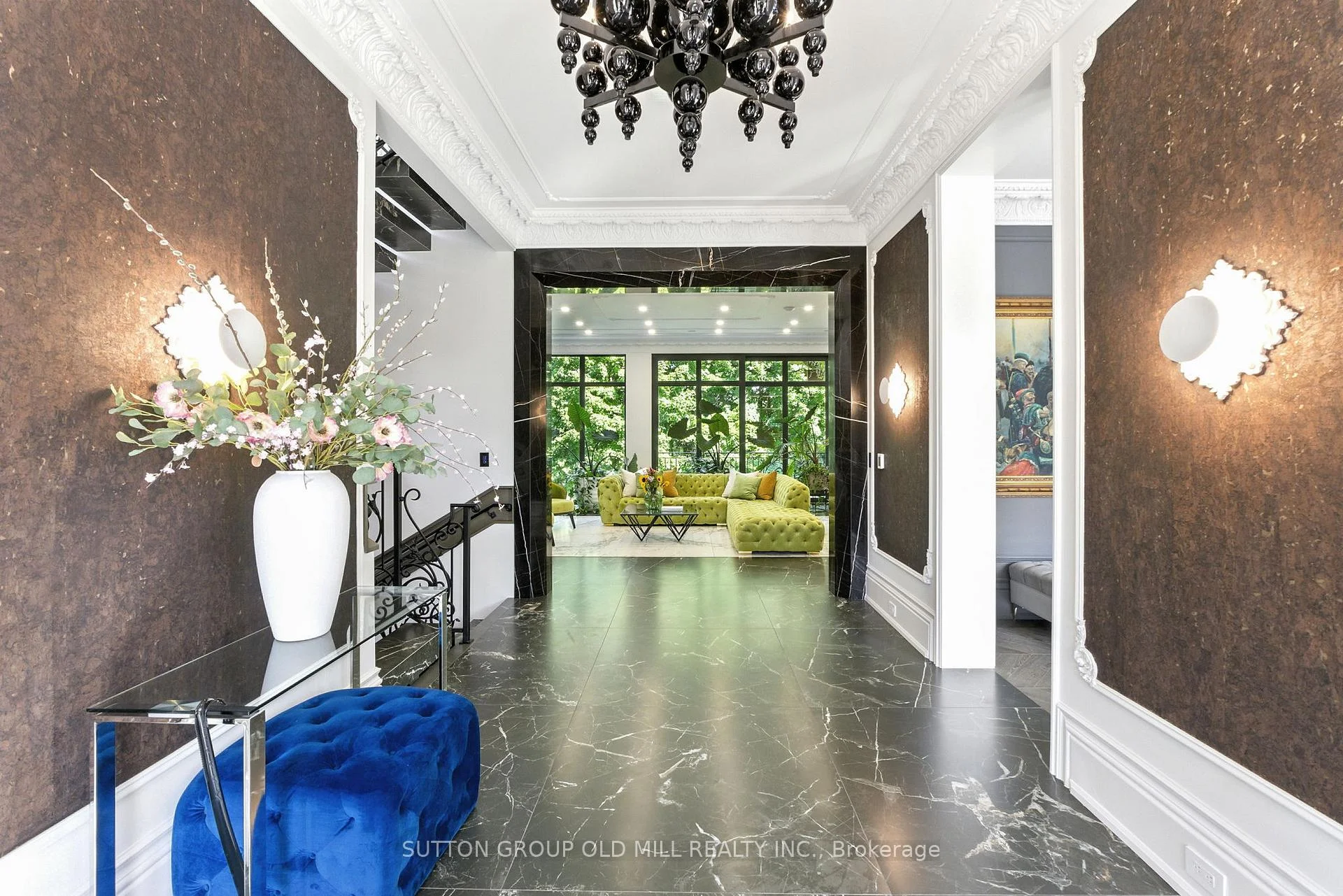 Photo 5 of 10 Hillavon Drive, Etobicoke, Princess-Rosethorn — HOMEH