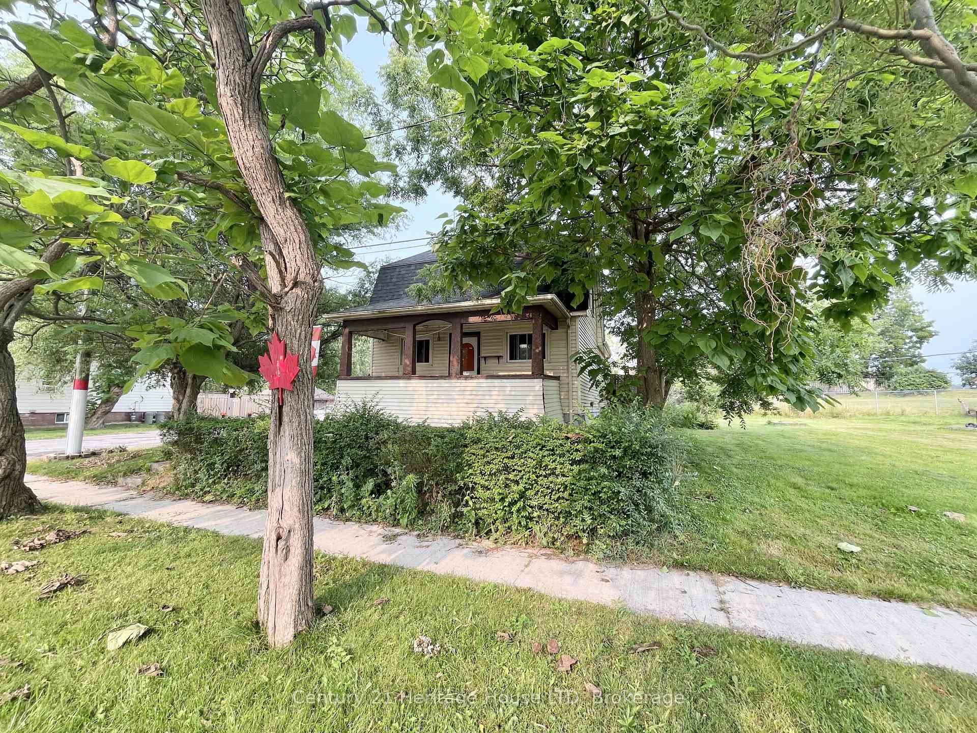 Photo 3 of 119 Pilkington Street, Thorold, Allanburg/Thorold South — HOMEH