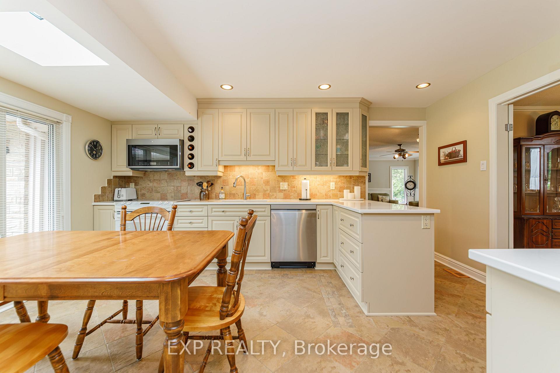 Photo 11 of 1299 Fairway Drive, Ottawa, Manotick South to Roger Stevens — HOMEH