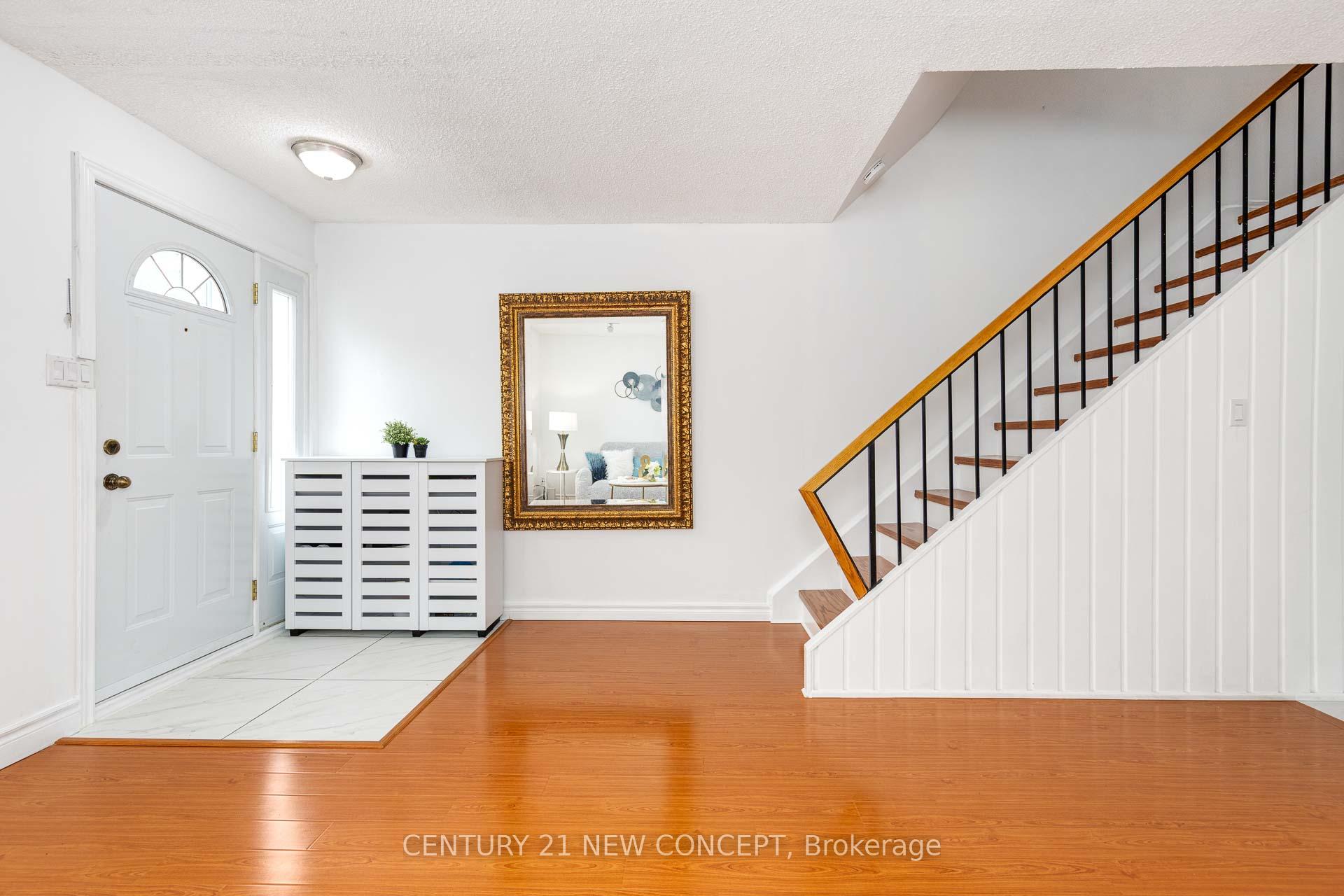 Photo 3 of Unit 13, 1310 Gulleden Drive, Mississauga, Rathwood — HOMEH