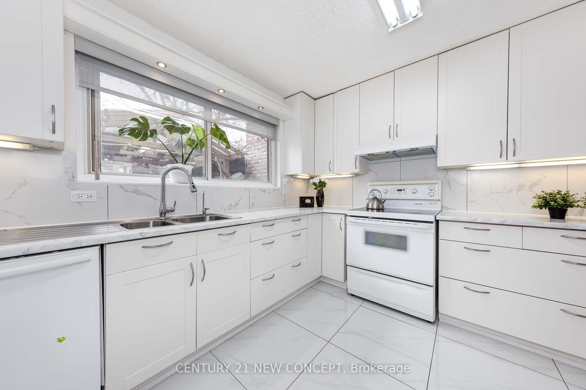 Photo 11 of Unit 13, 1310 Gulleden Drive, Mississauga, Rathwood — HOMEH