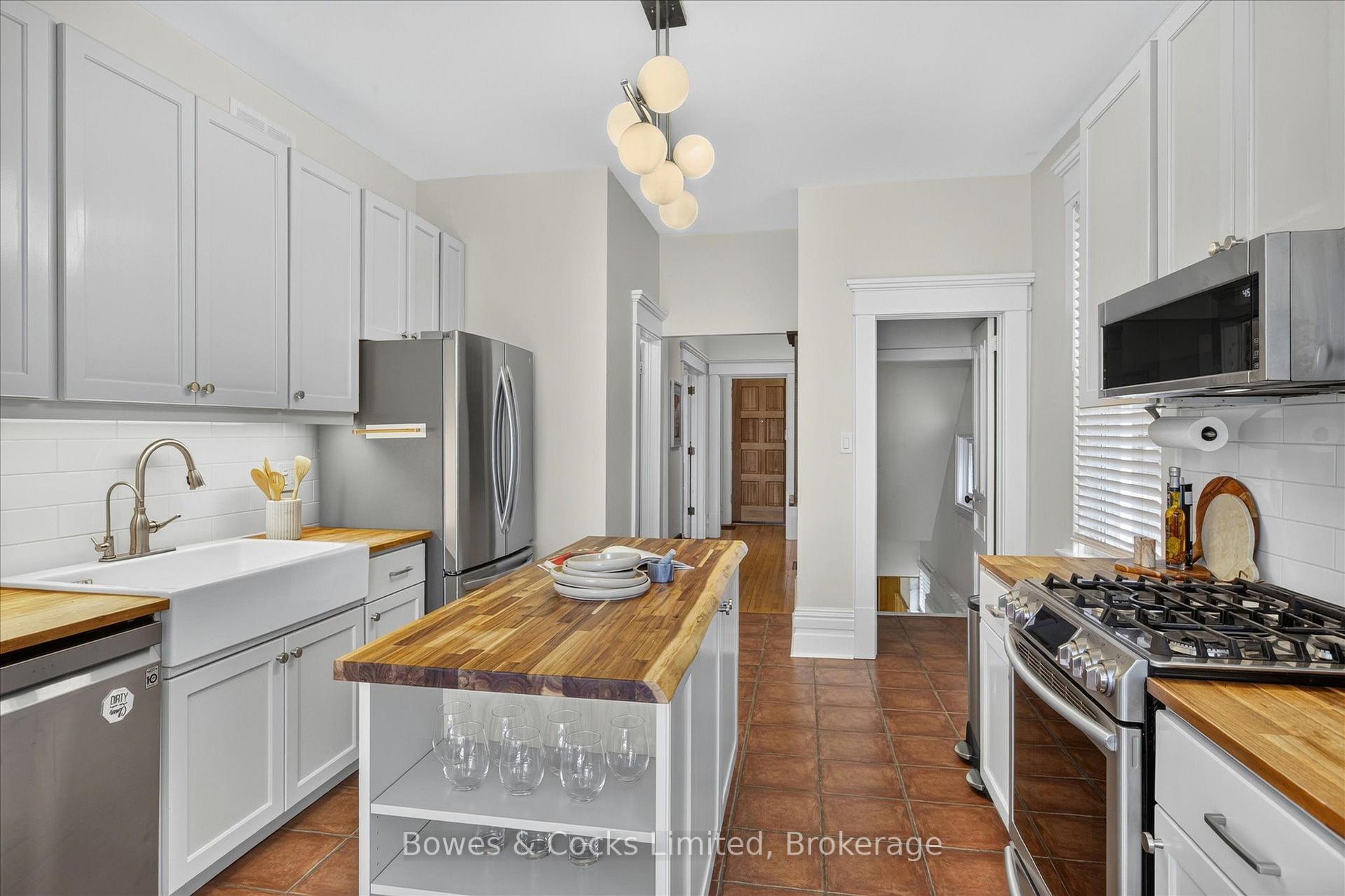 Photo 15 of 251 Engleburn Avenue, Peterborough, Ashburnham Ward 4 — HOMEH