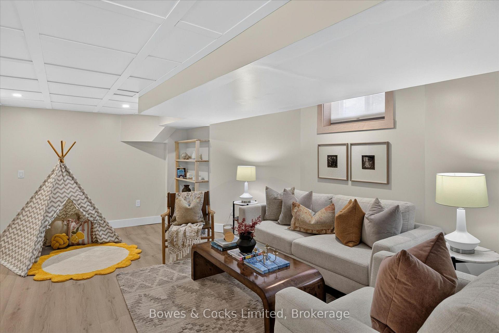 Photo 35 of 251 Engleburn Avenue, Peterborough, Ashburnham Ward 4 — HOMEH