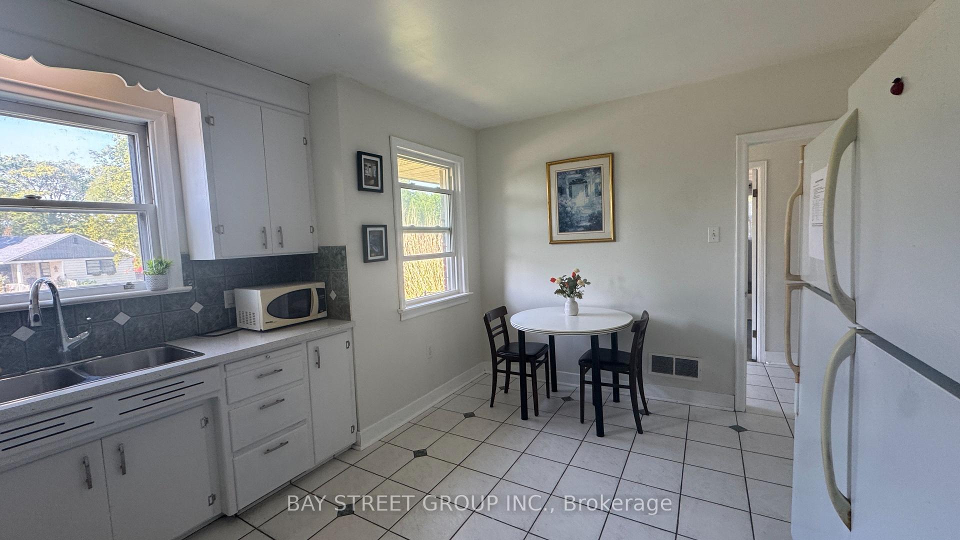 Photo 10 of 14 Macbeth Boulevard, St. Catharines, Glendale/Glenridge — HOMEH