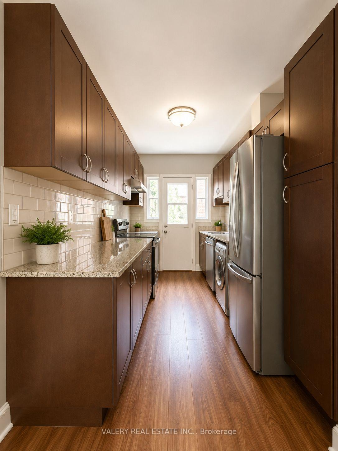 Photo 1 of Unit L05, 1365 Bayview Avenue, Toronto, Leaside — HOMEH